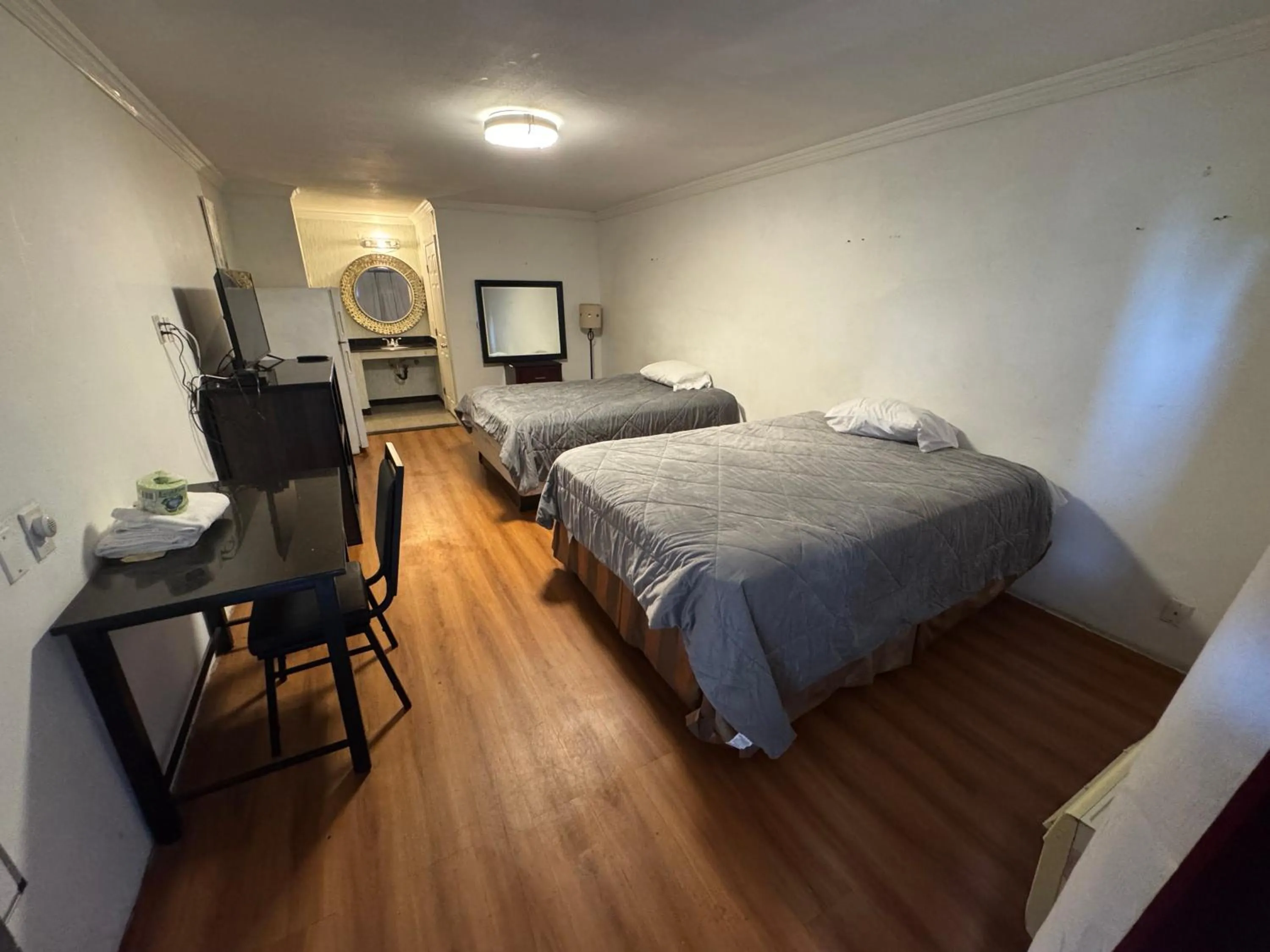 Bed in Vista Motel - Riverside