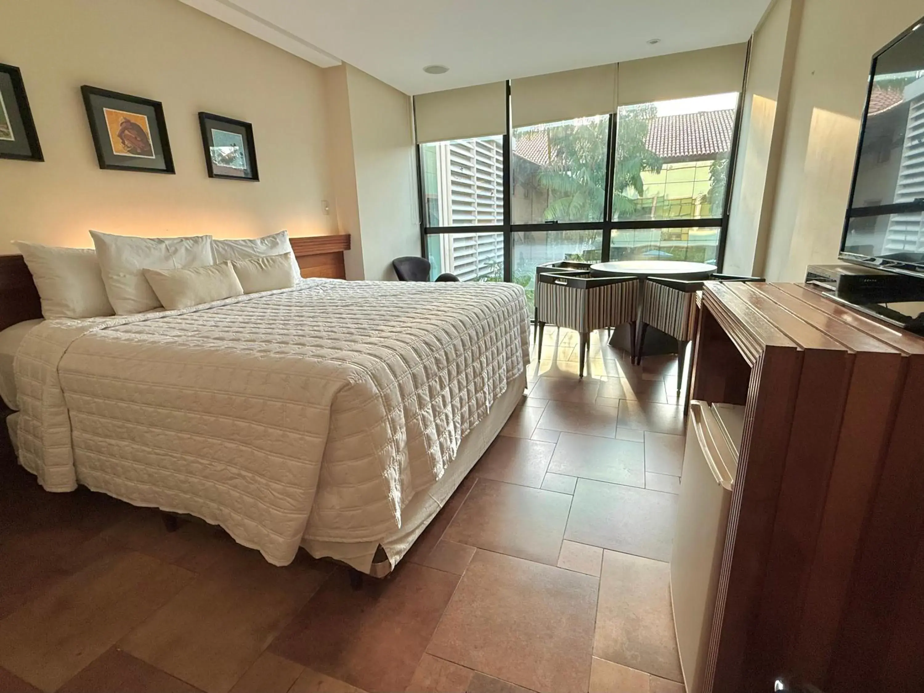 Suite with Pool View in Atrium Hotel Quinta De Pedras Suite with Pool View in Atrium Hotel Quinta De Pedras