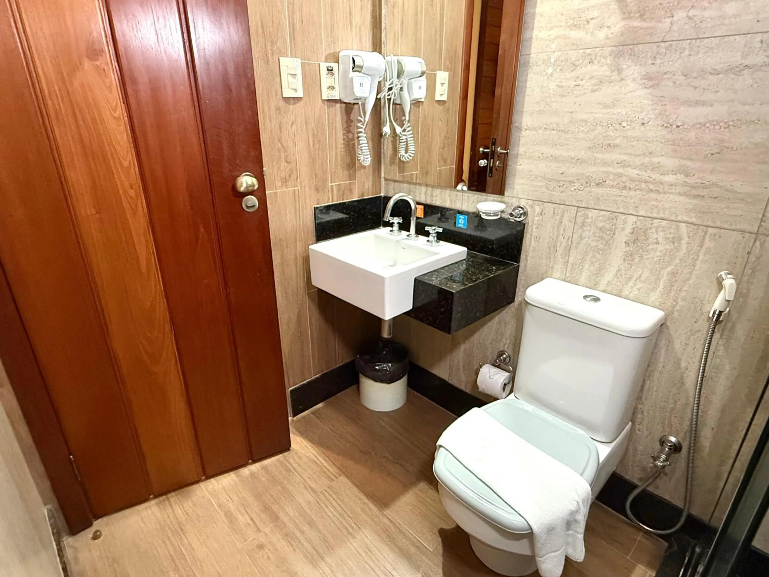 Bath in Atrium Hotel Quinta De Pedras