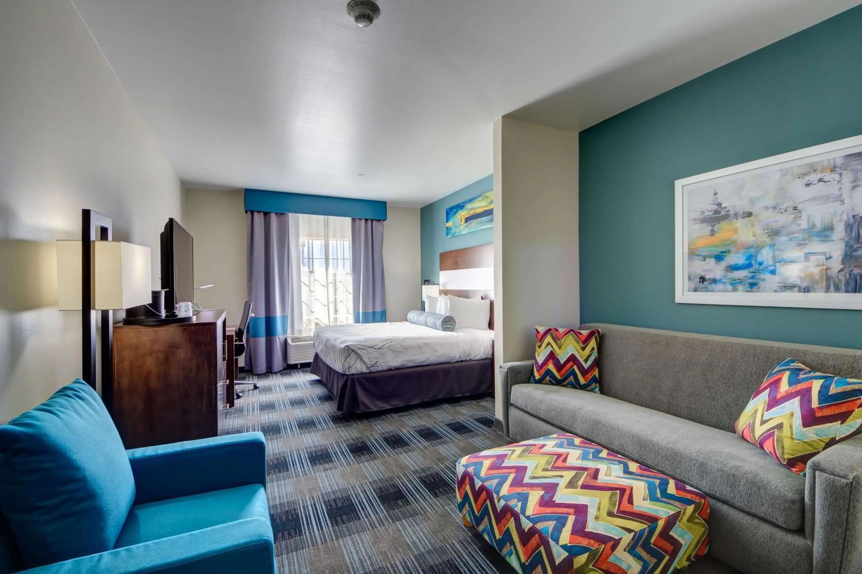 Photo of the whole room in Best Western PLUS Inn of Muskogee