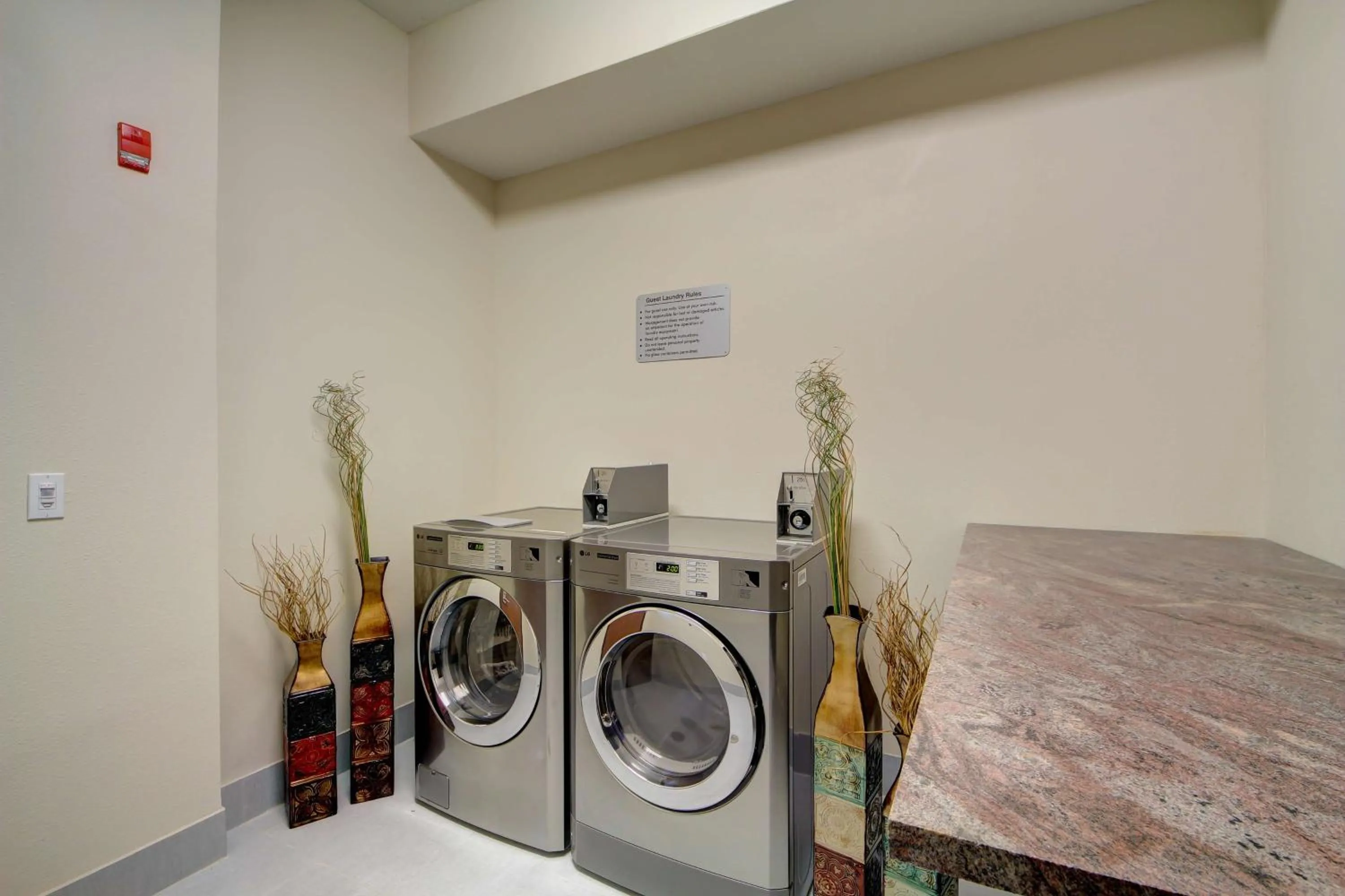 laundry in Best Western PLUS Inn of Muskogee