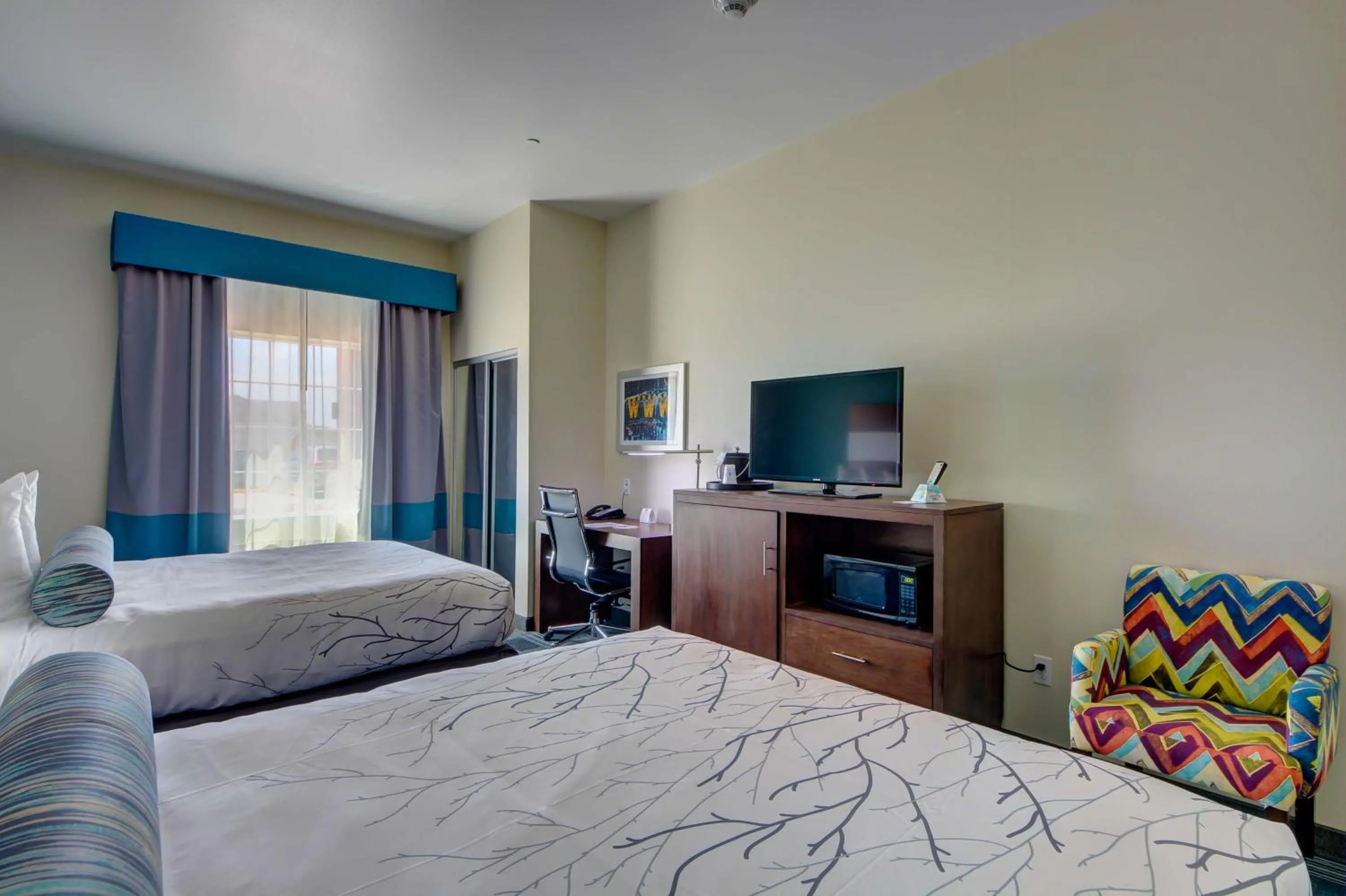 Photo of the whole room in Best Western PLUS Inn of Muskogee