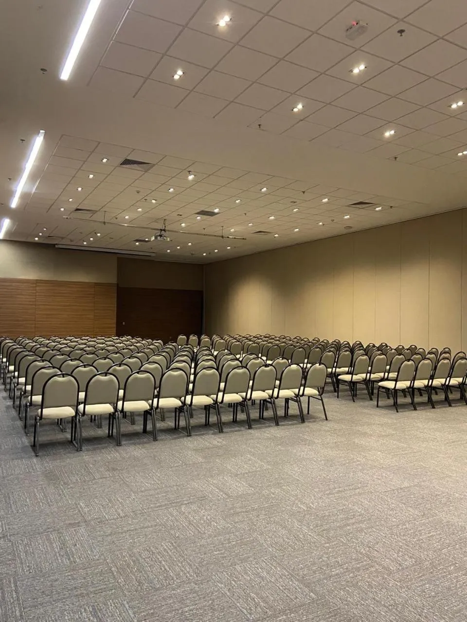 Meeting/conference room in Blue Tree Premium Alphaville