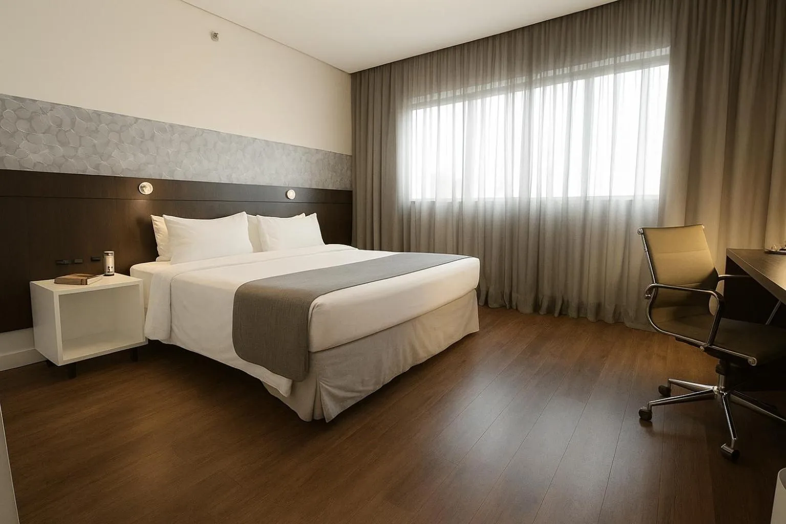 Bed in Blue Tree Premium Alphaville