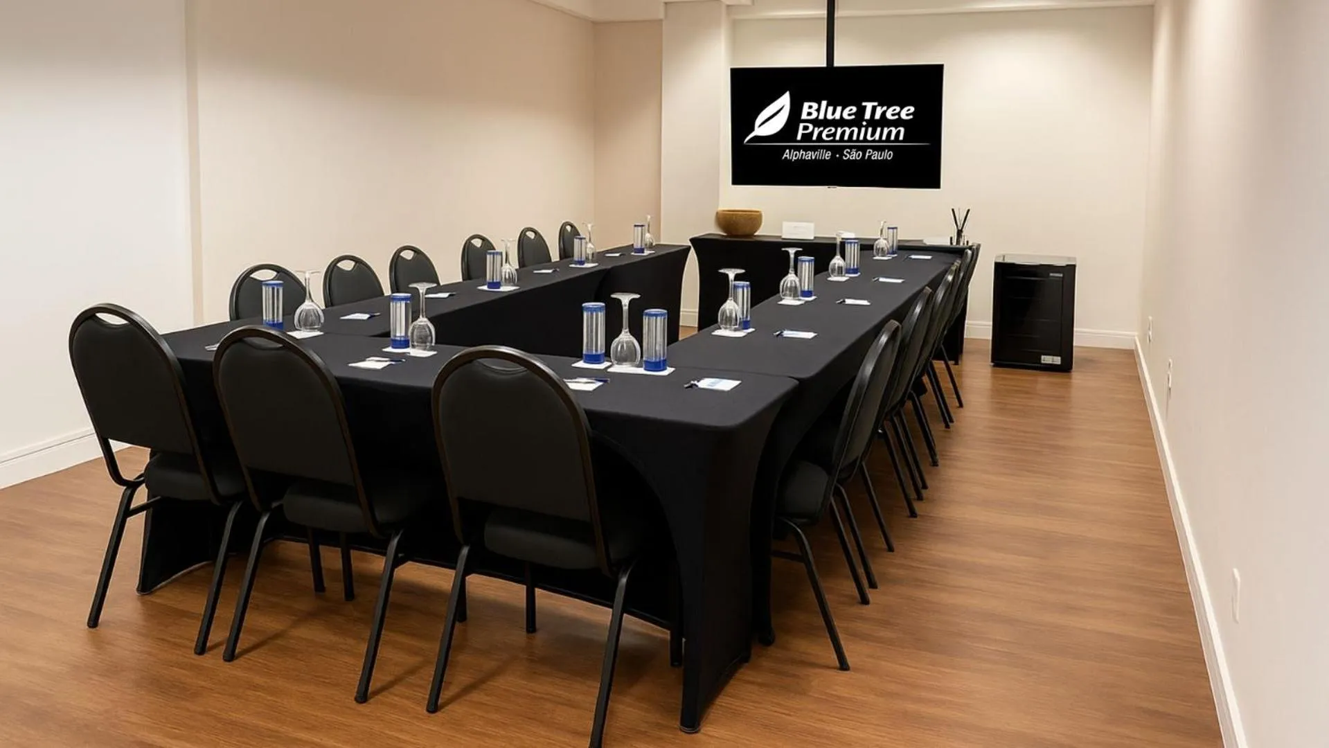 Meeting/conference room in Blue Tree Premium Alphaville