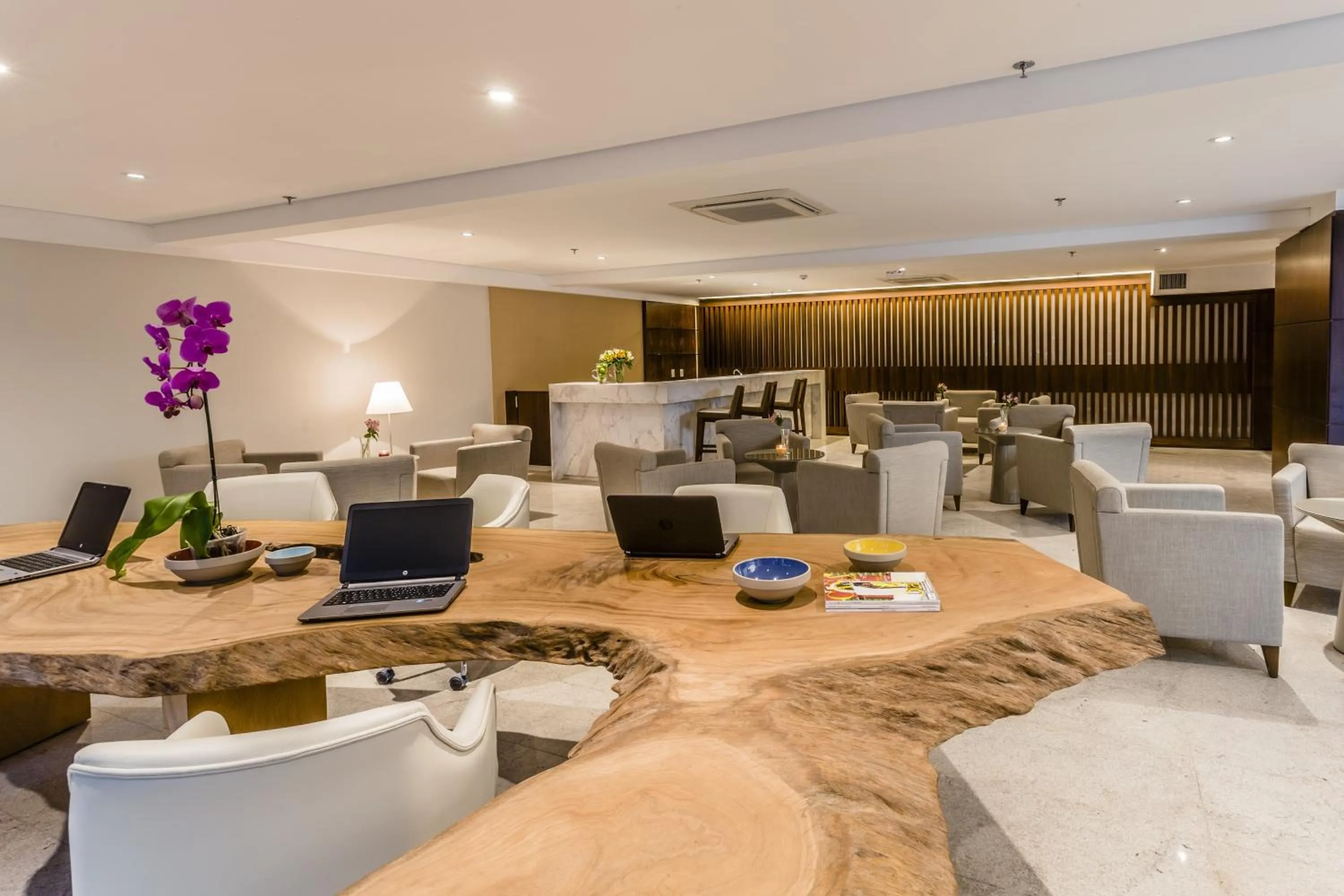 Restaurant/places to eat in Blue Tree Premium Alphaville