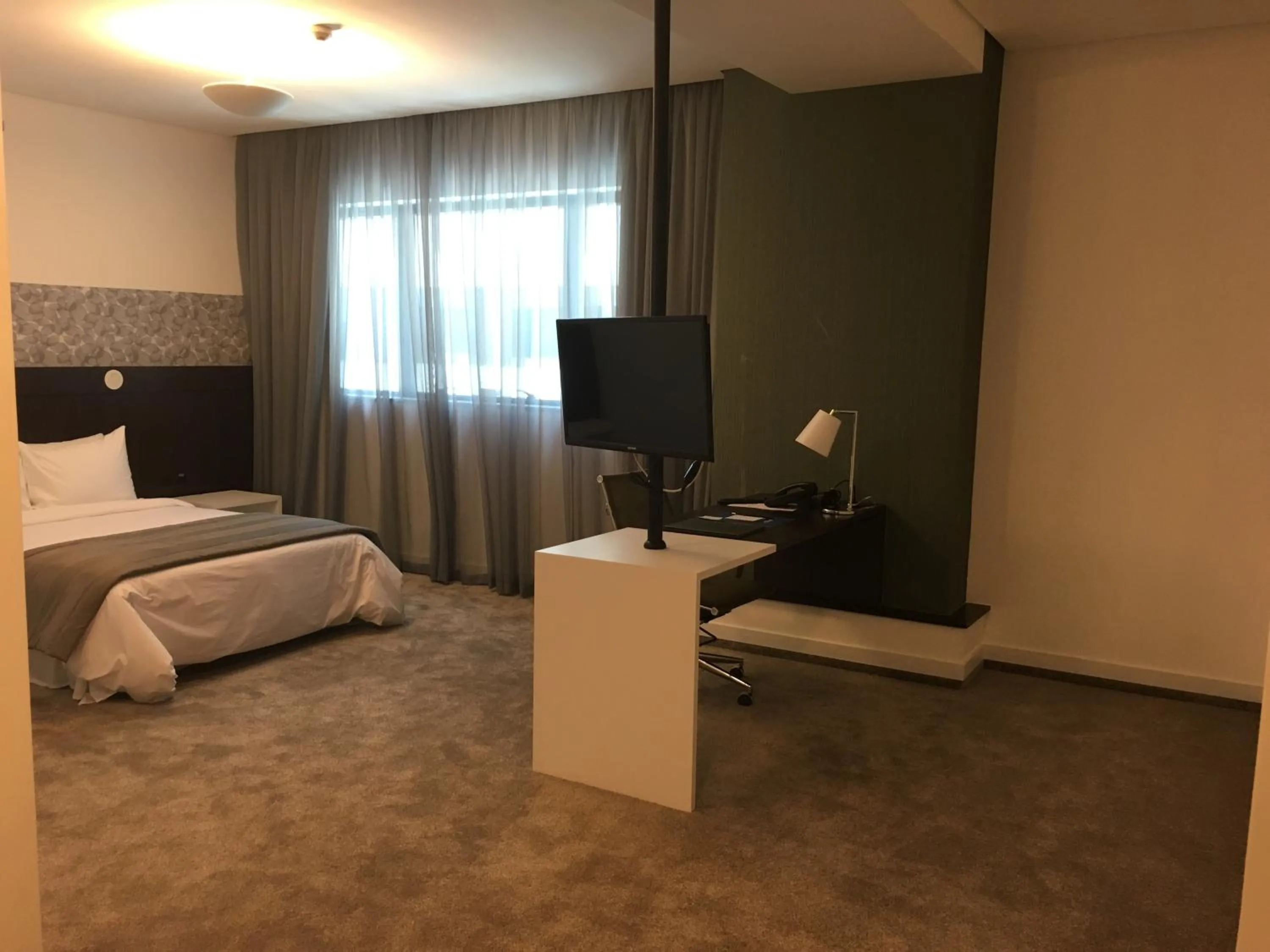 Bedroom, Bed in Blue Tree Premium Alphaville