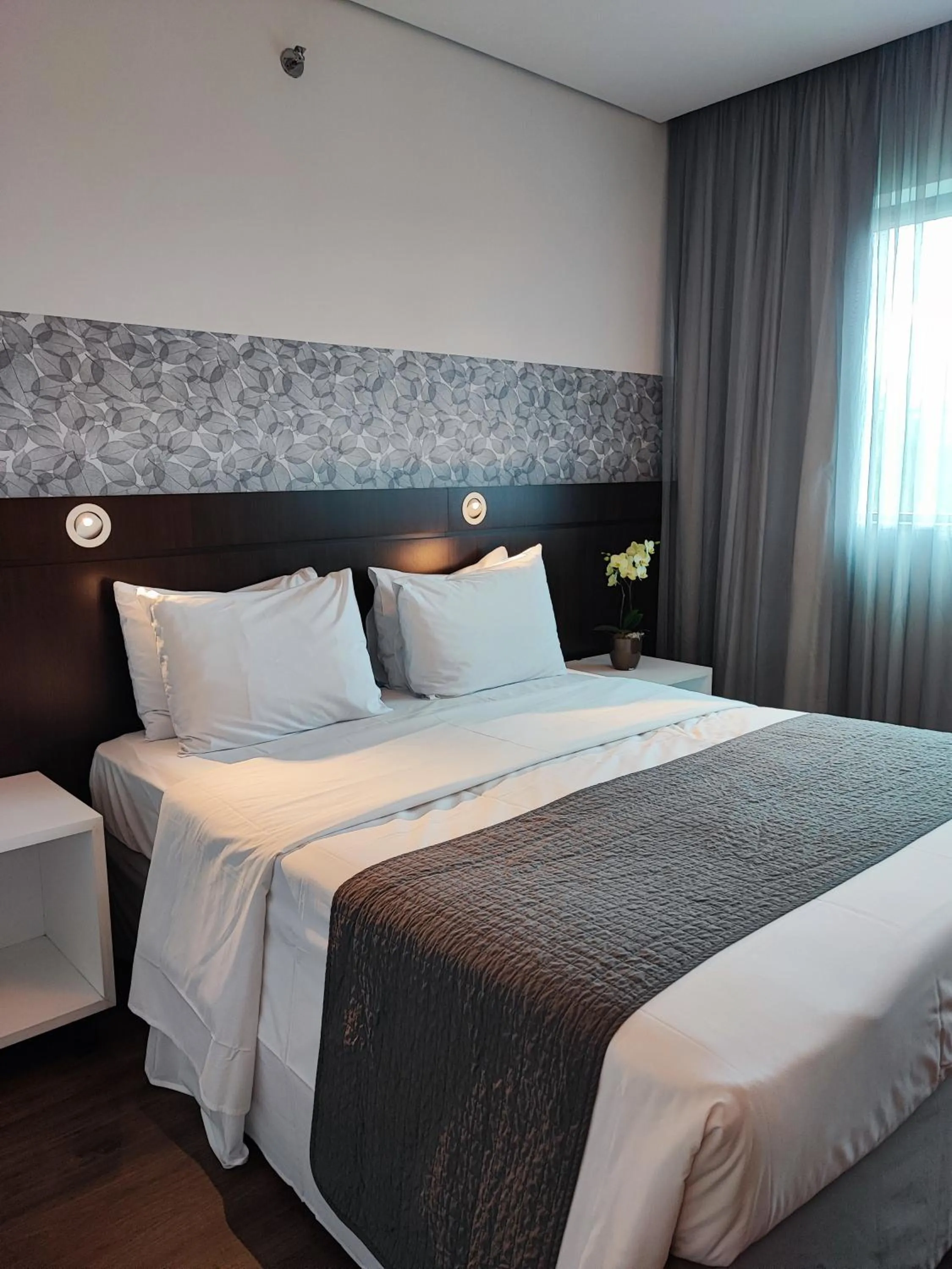 Bed in Blue Tree Premium Alphaville