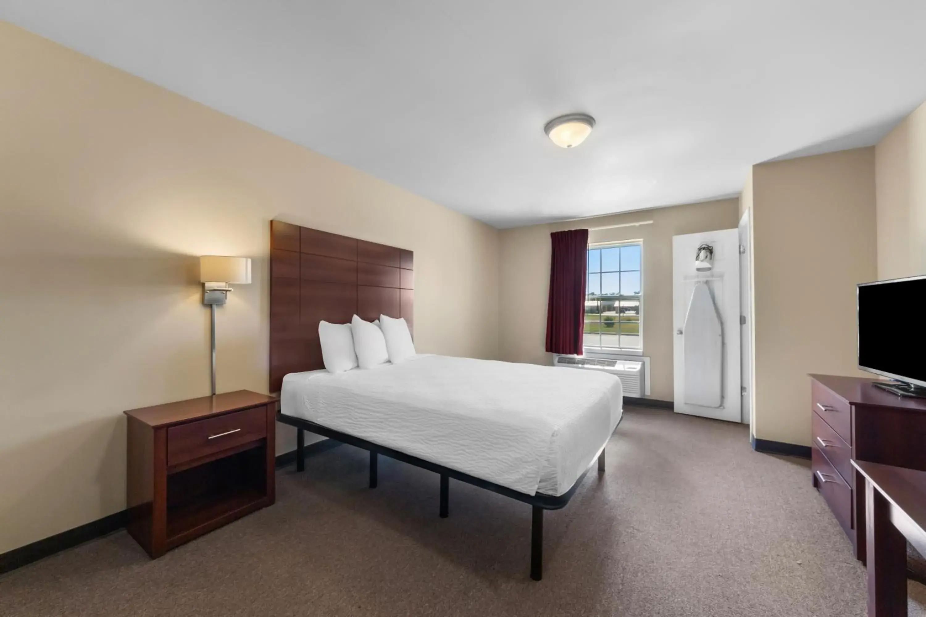 Queen Studio in Risewell Kitchen Suites Pleasanton Queen Studio in Risewell Kitchen Suites Pleasanton