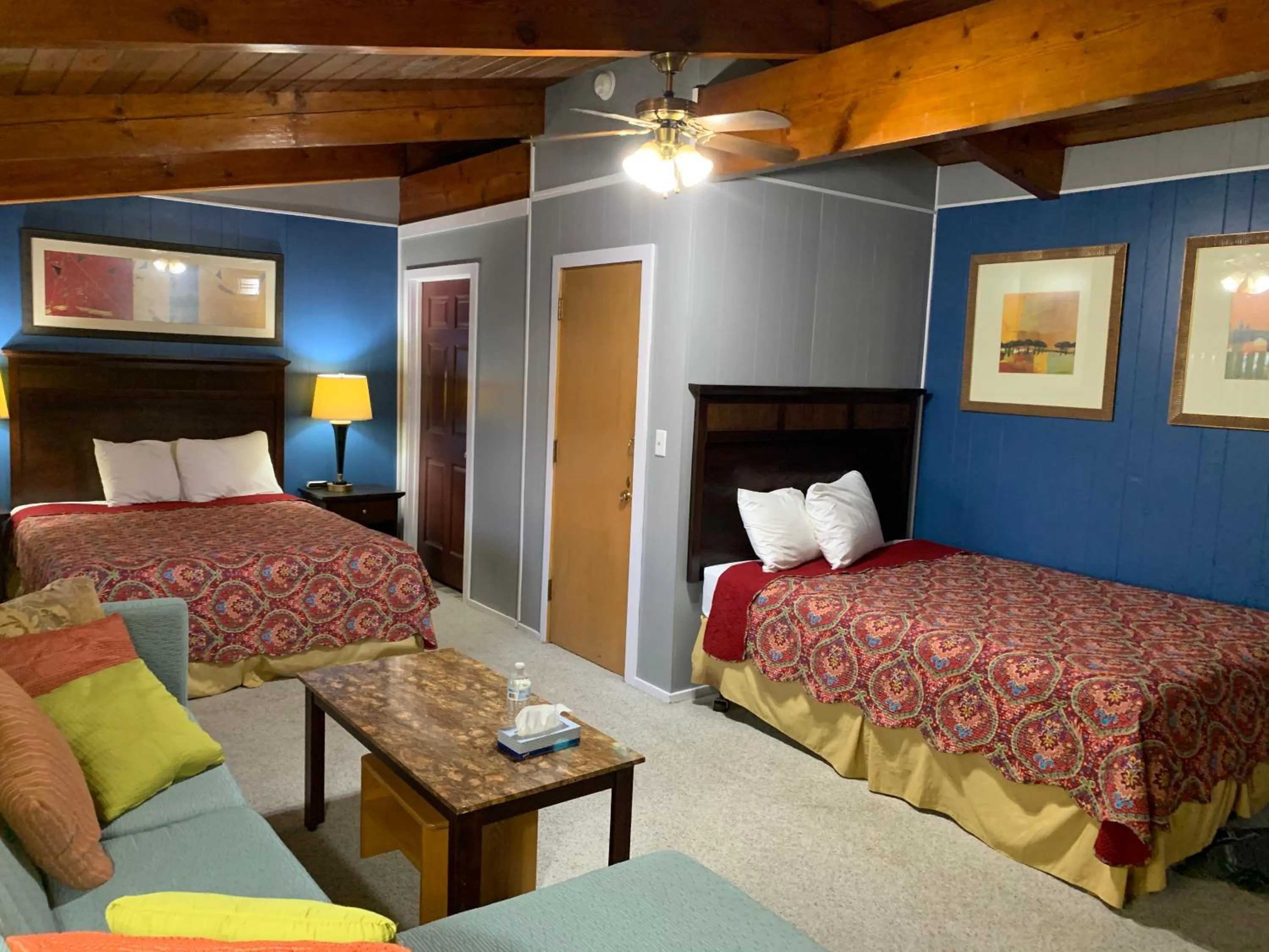 Bed in The Crossroads Motel