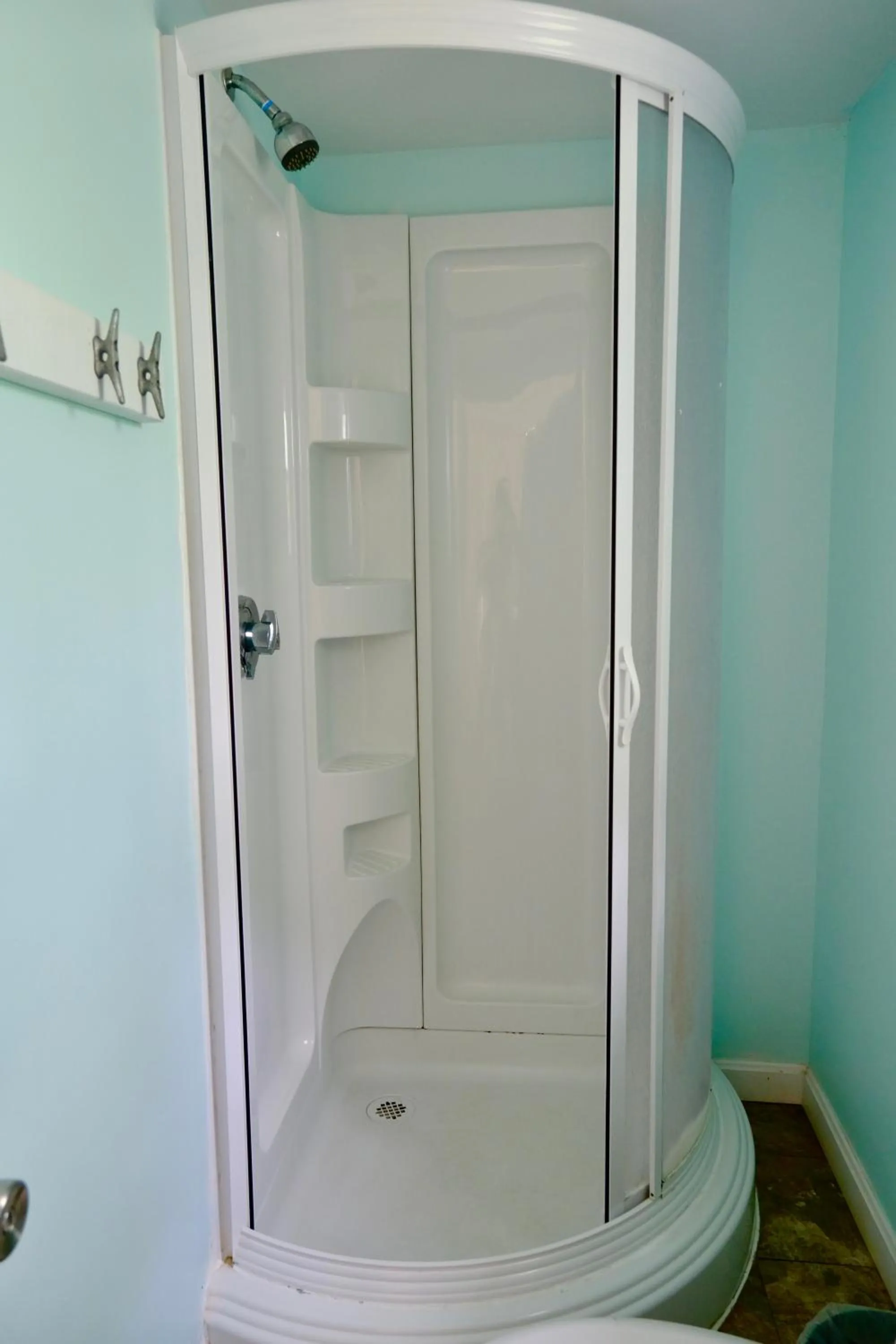 Shower in The Landings Inn and Cottages at Old Orchard Beach