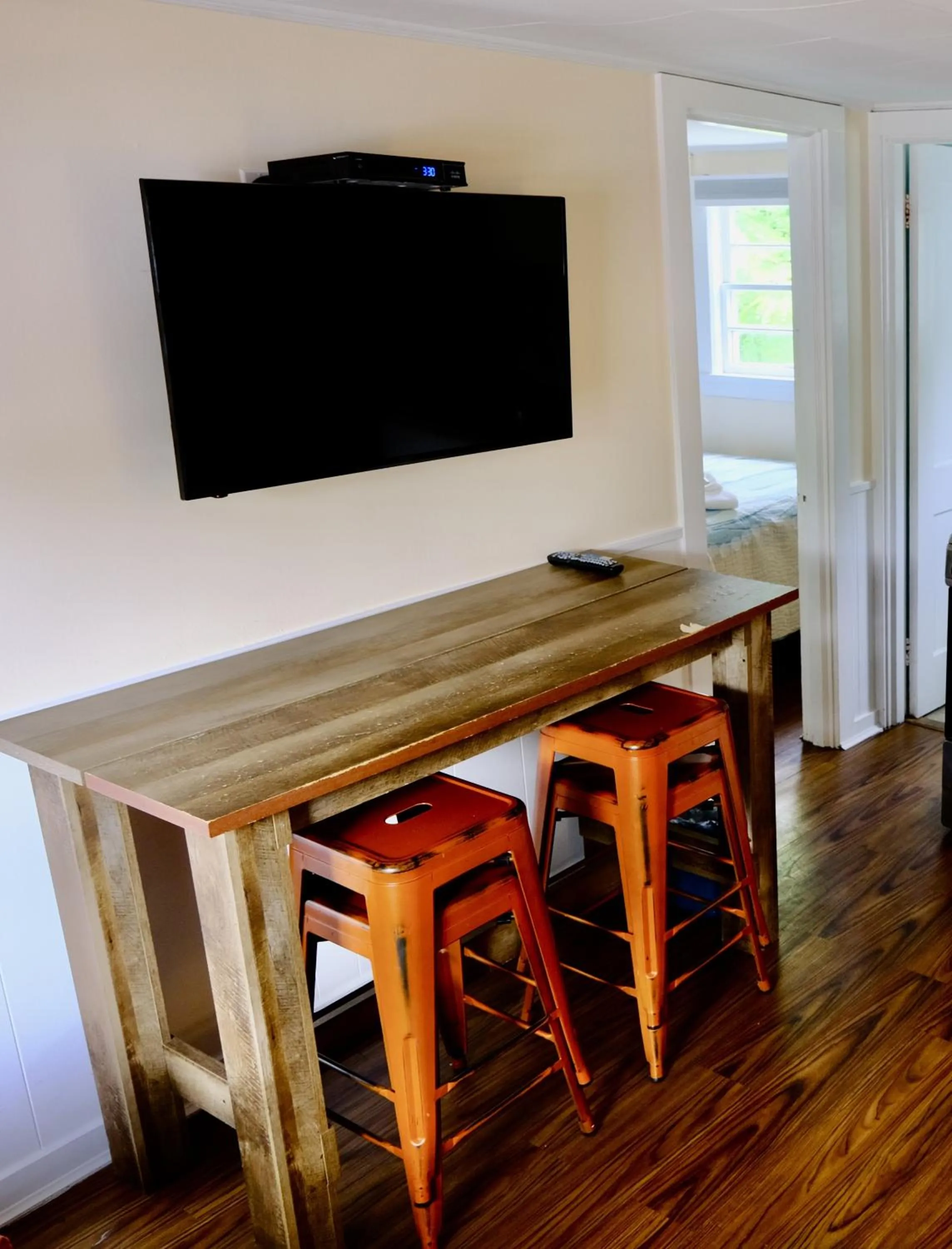 TV and multimedia in The Landings Inn and Cottages at Old Orchard Beach