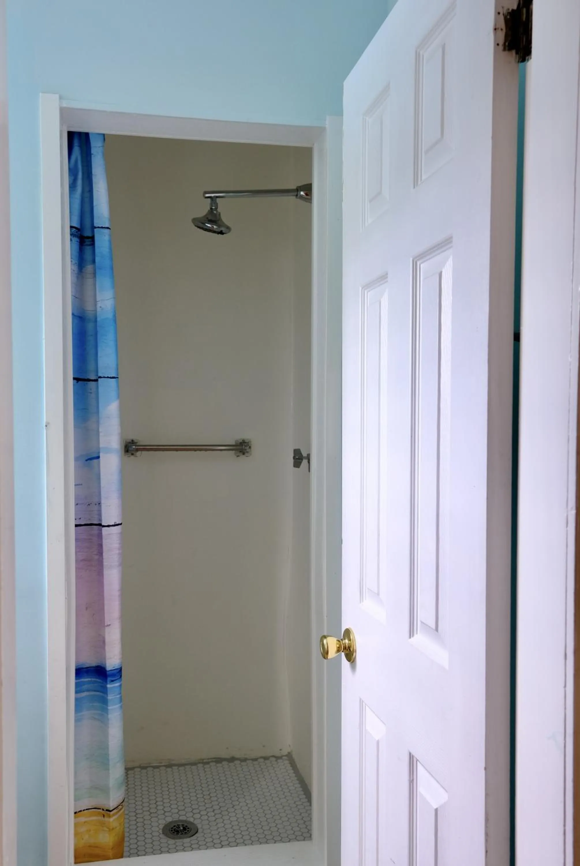 Shower in The Landings Inn and Cottages at Old Orchard Beach