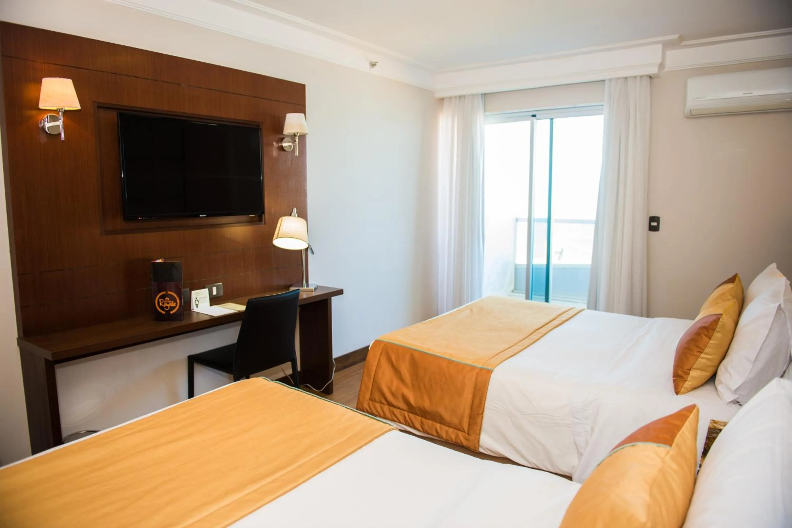 Bed in Royal Atlântica Macaé Hotel