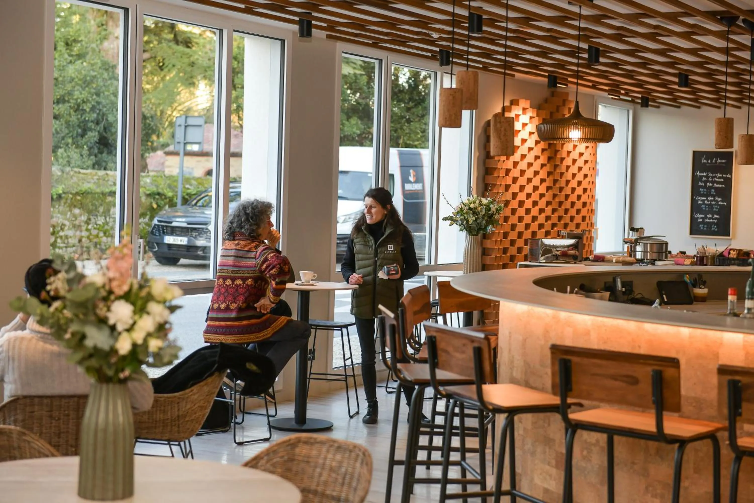 Lounge or bar in Hotel Rivella - The Originals Boutique