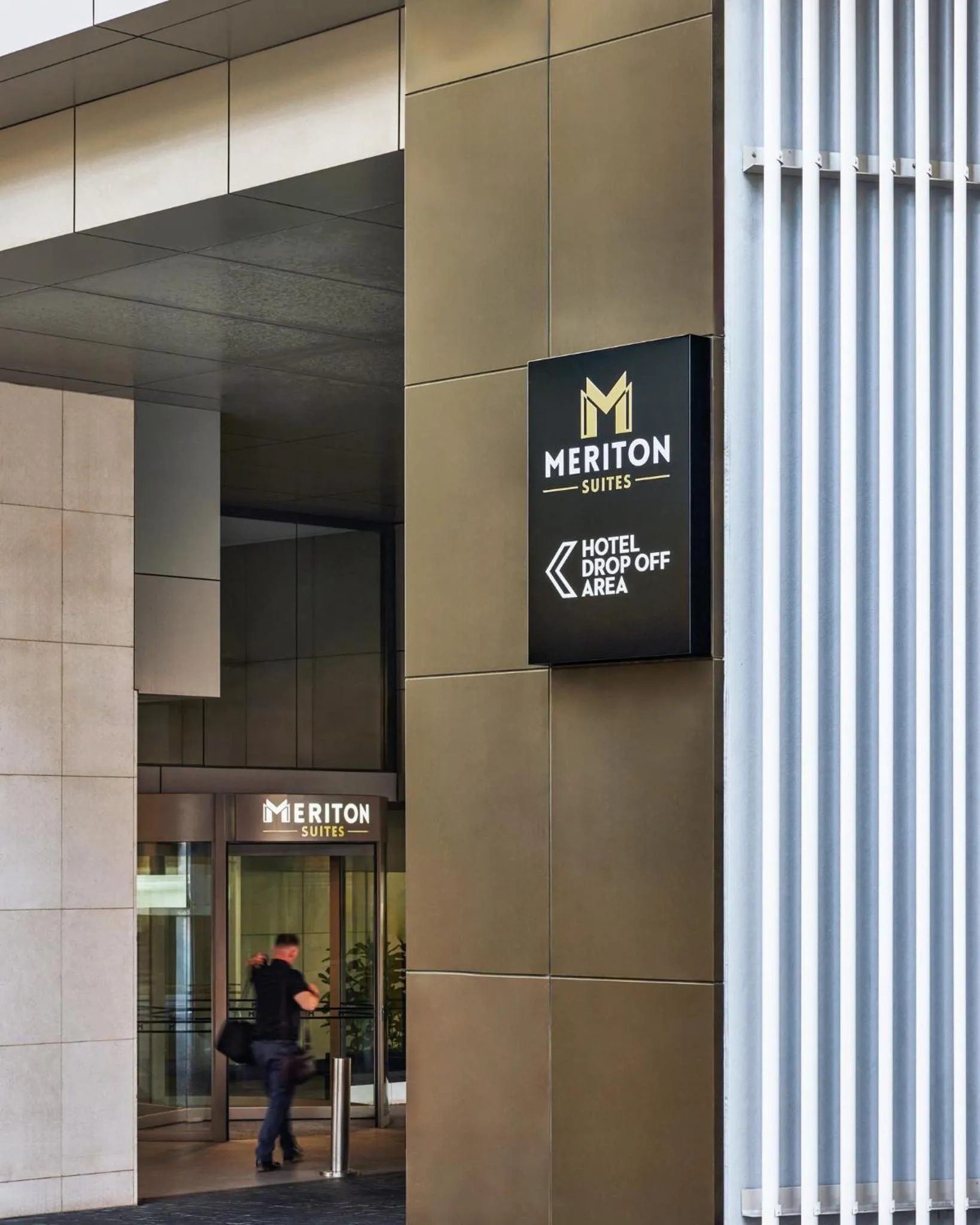Property building in Meriton Suites Chatswood