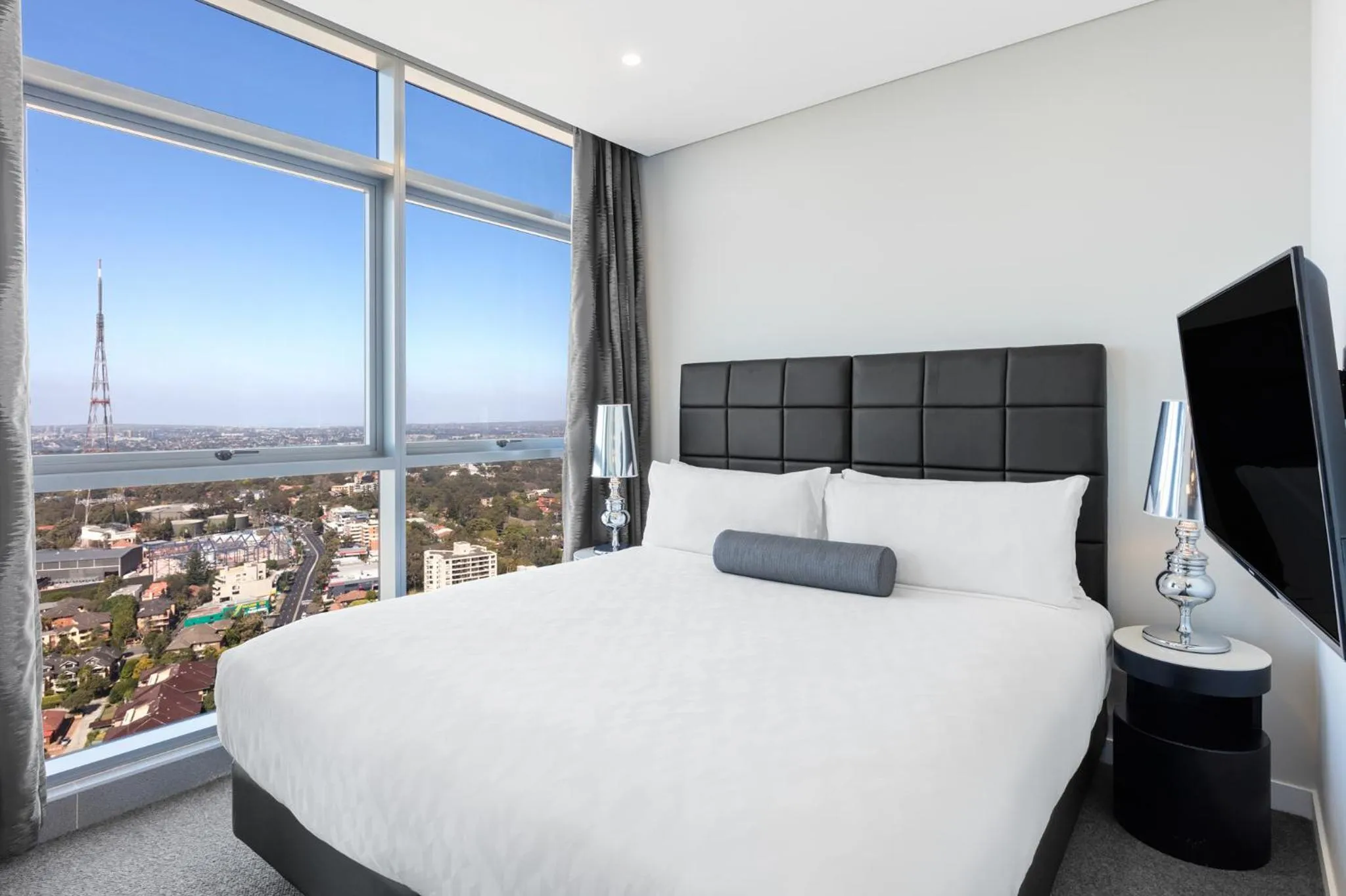 Bed in Meriton Suites Chatswood