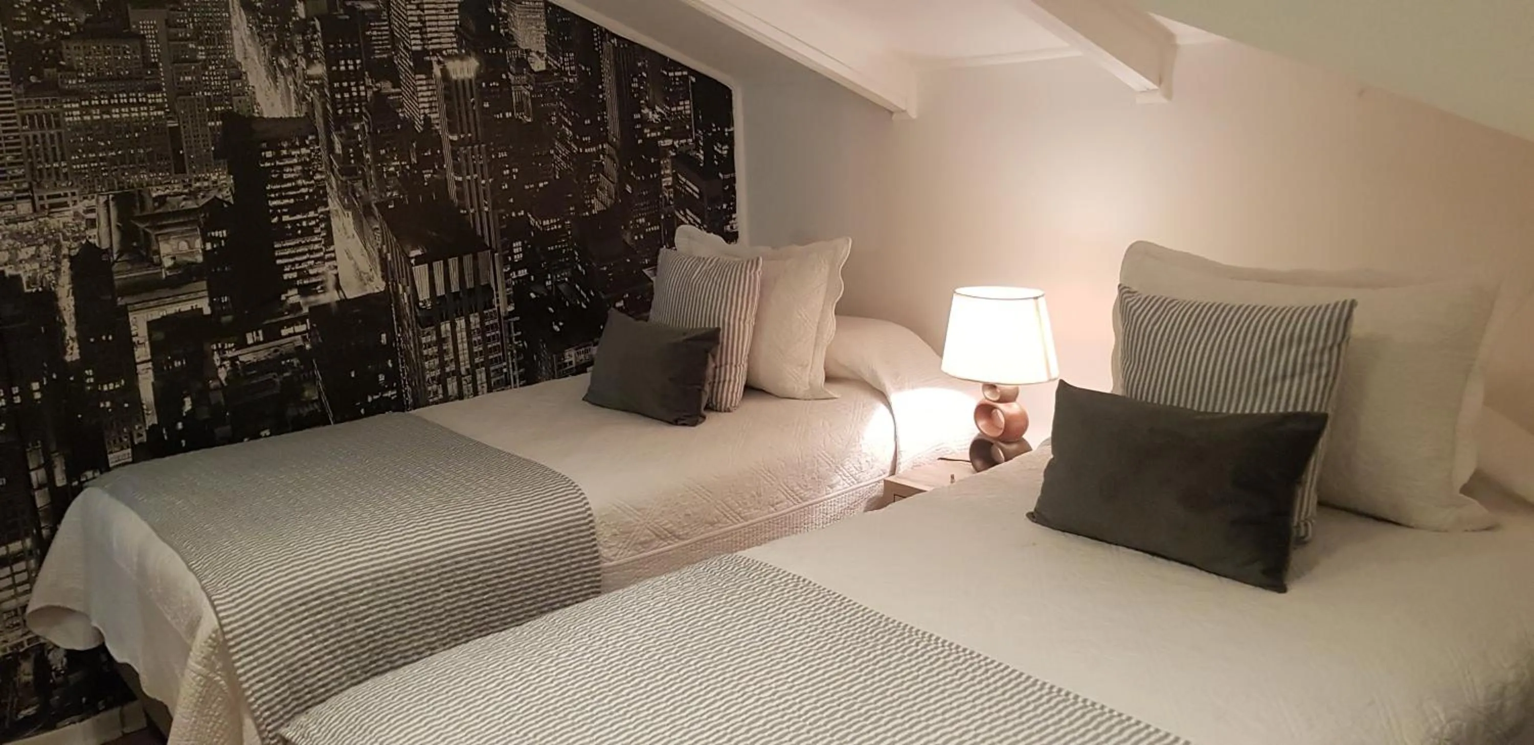 Bed in Hotel Puerta del Lago