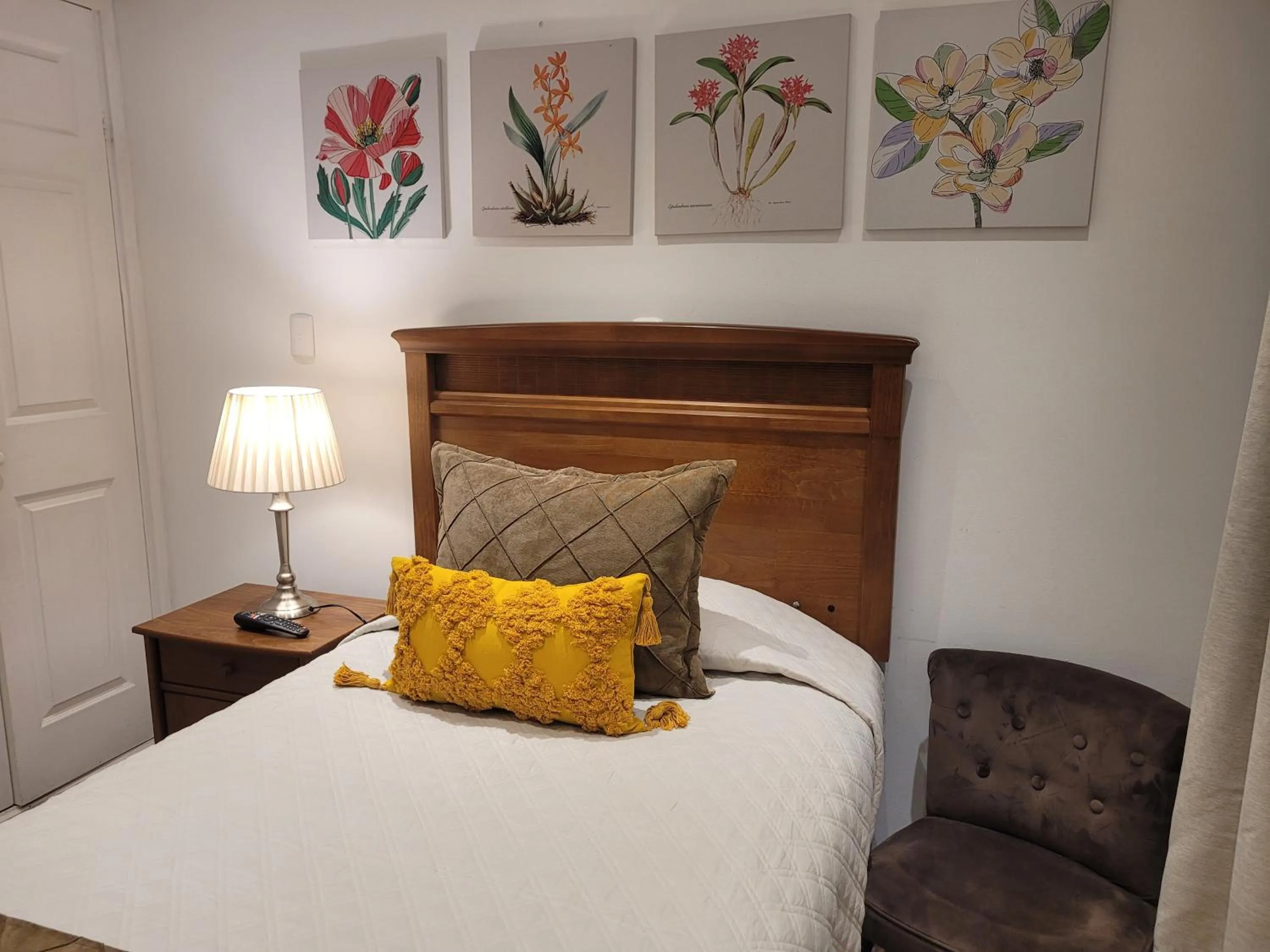 Bed in Hotel Puerta del Lago