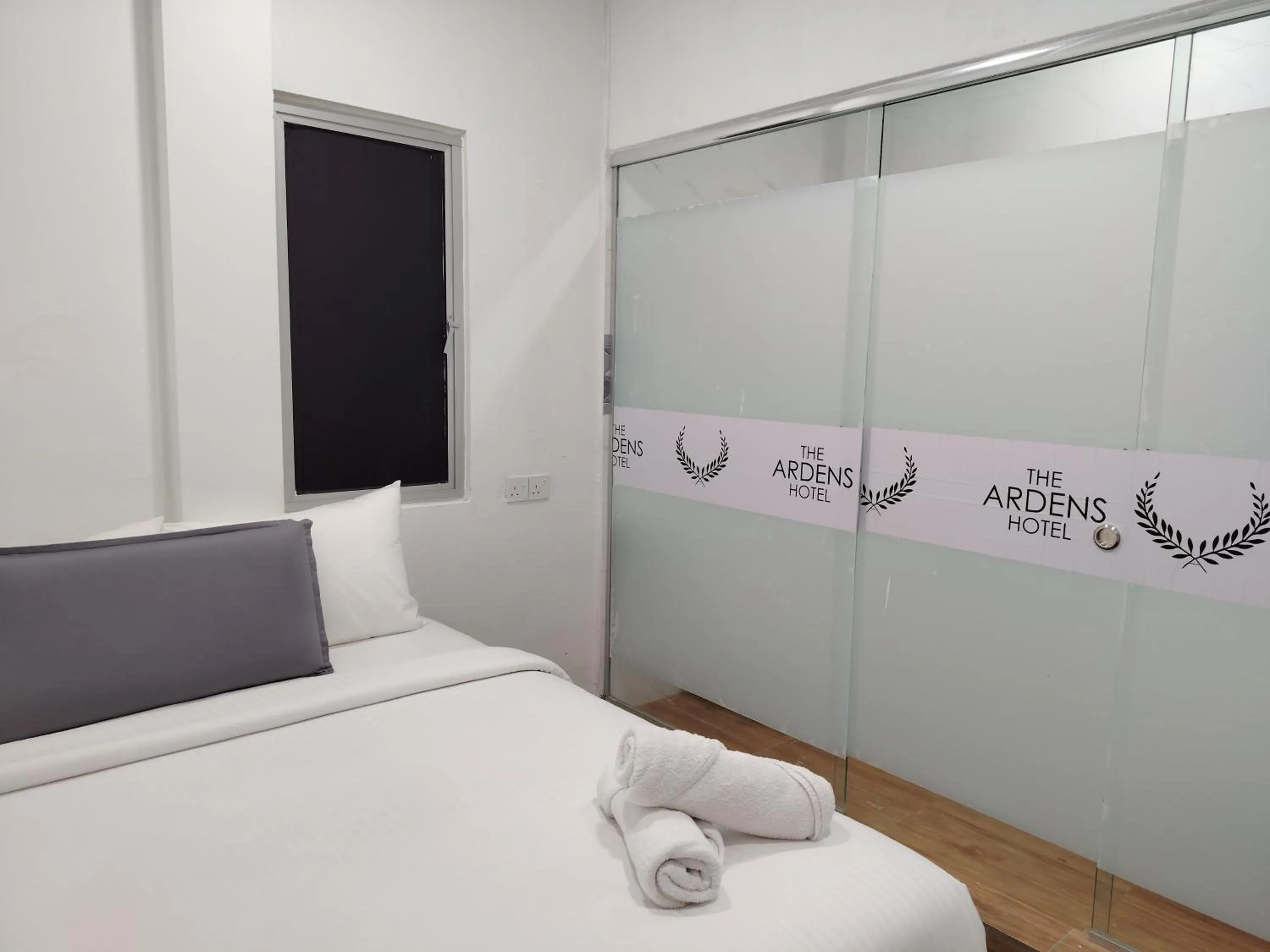 Bed in The Ardens Hotel - Pekan Nenas, Pontian