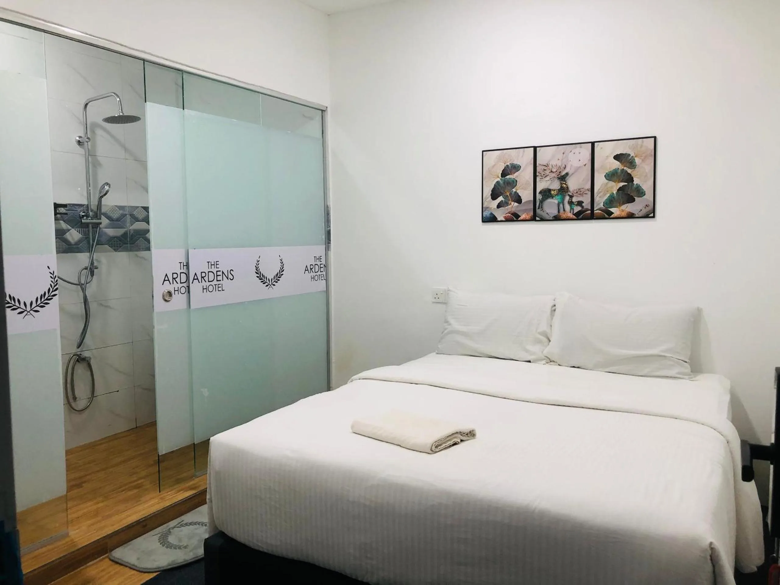 Bed in The Ardens Hotel - Pekan Nenas, Pontian