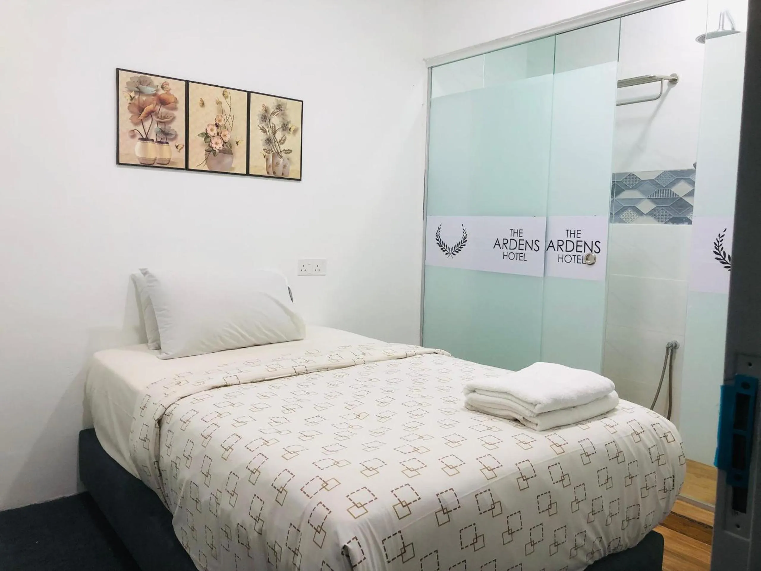 Bed in The Ardens Hotel - Pekan Nenas, Pontian