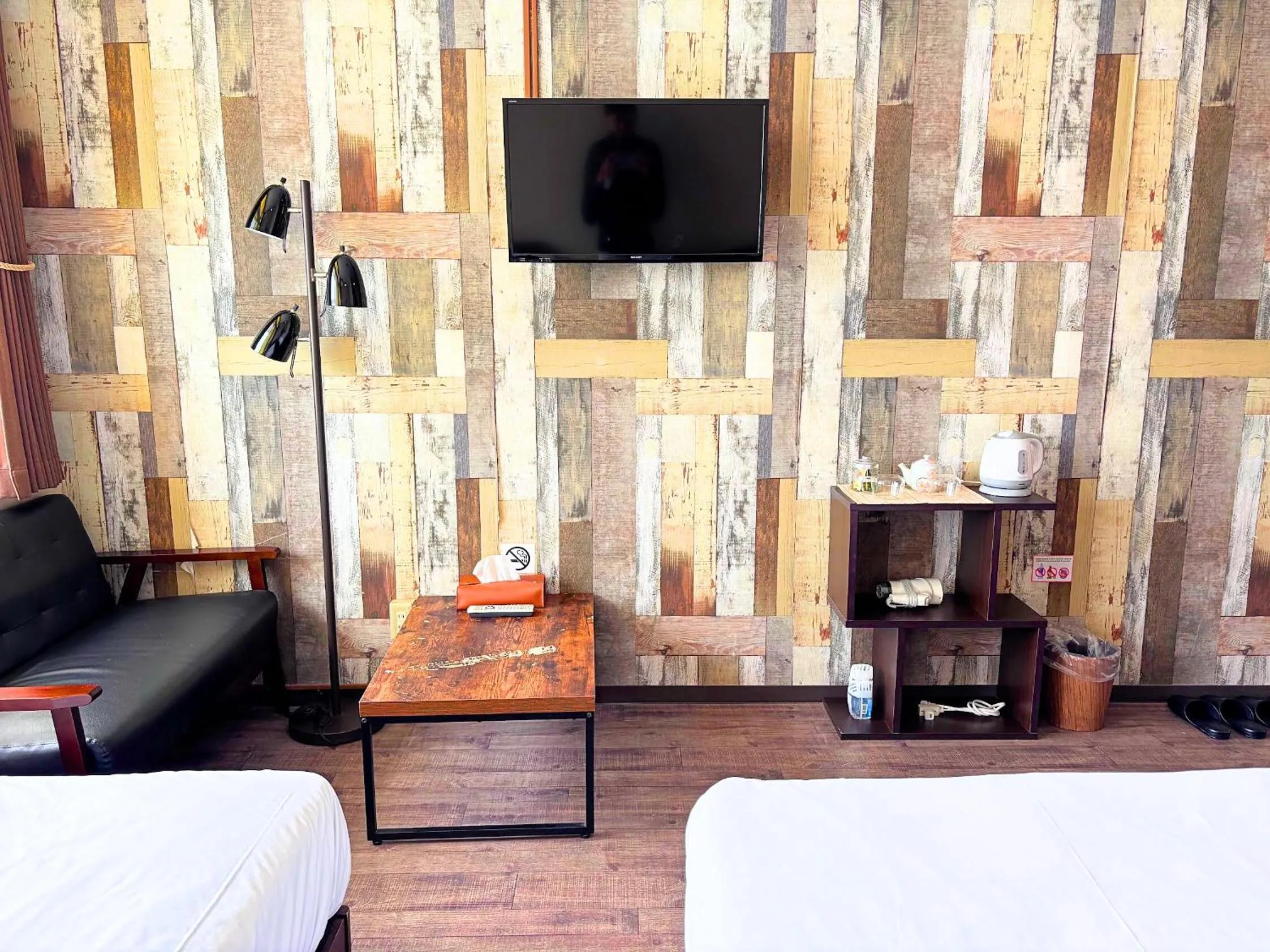 TV and multimedia, Bed in My Place