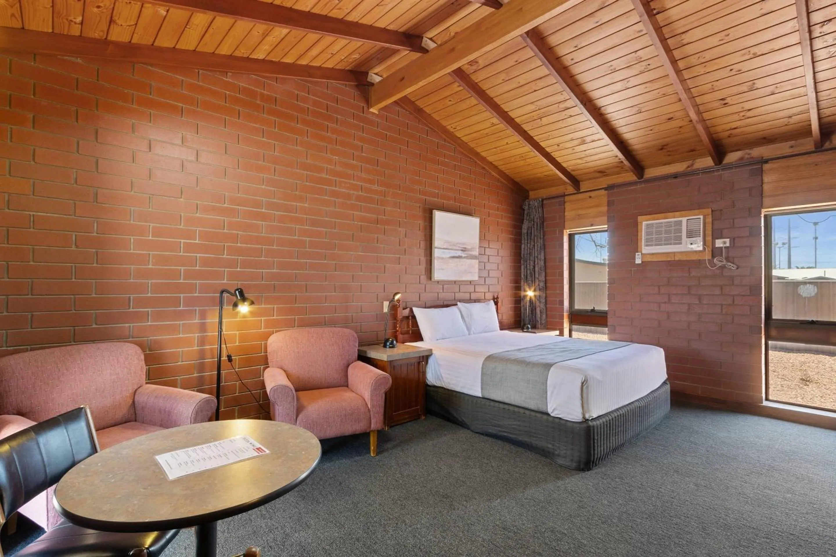 Bedroom, Bed in Econo Lodge Port Augusta