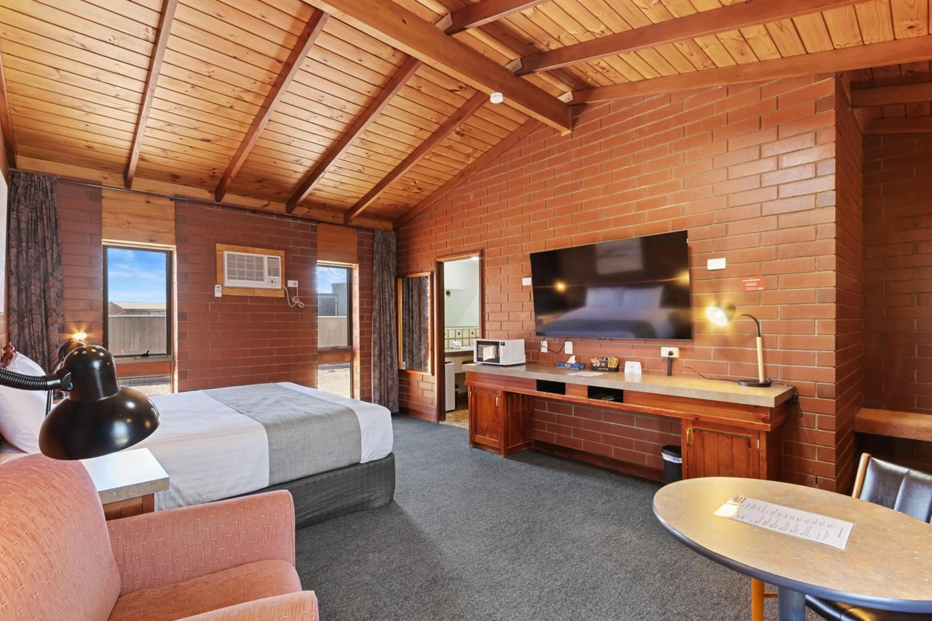 Bed in Econo Lodge Port Augusta