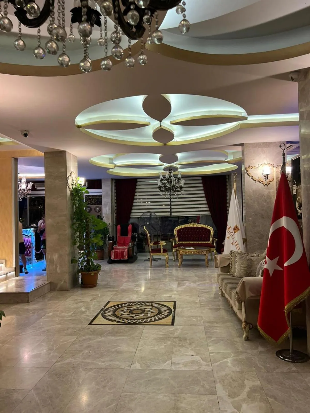 Grand Ezel Hotel