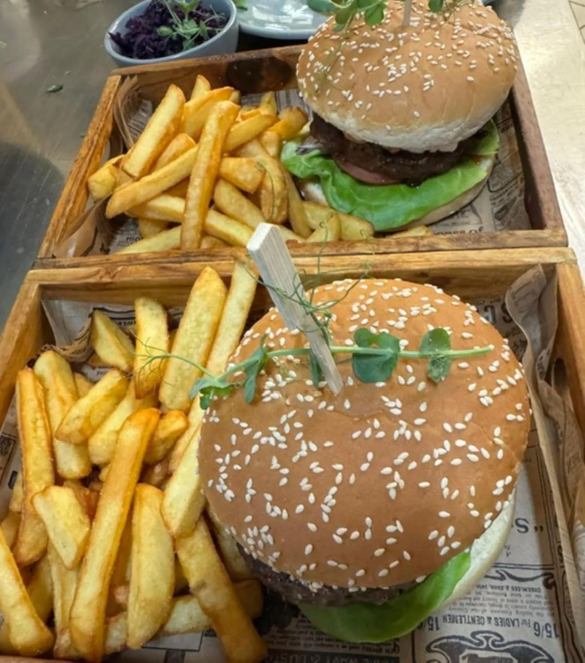 Restaurant/places to eat in Elemels Planet