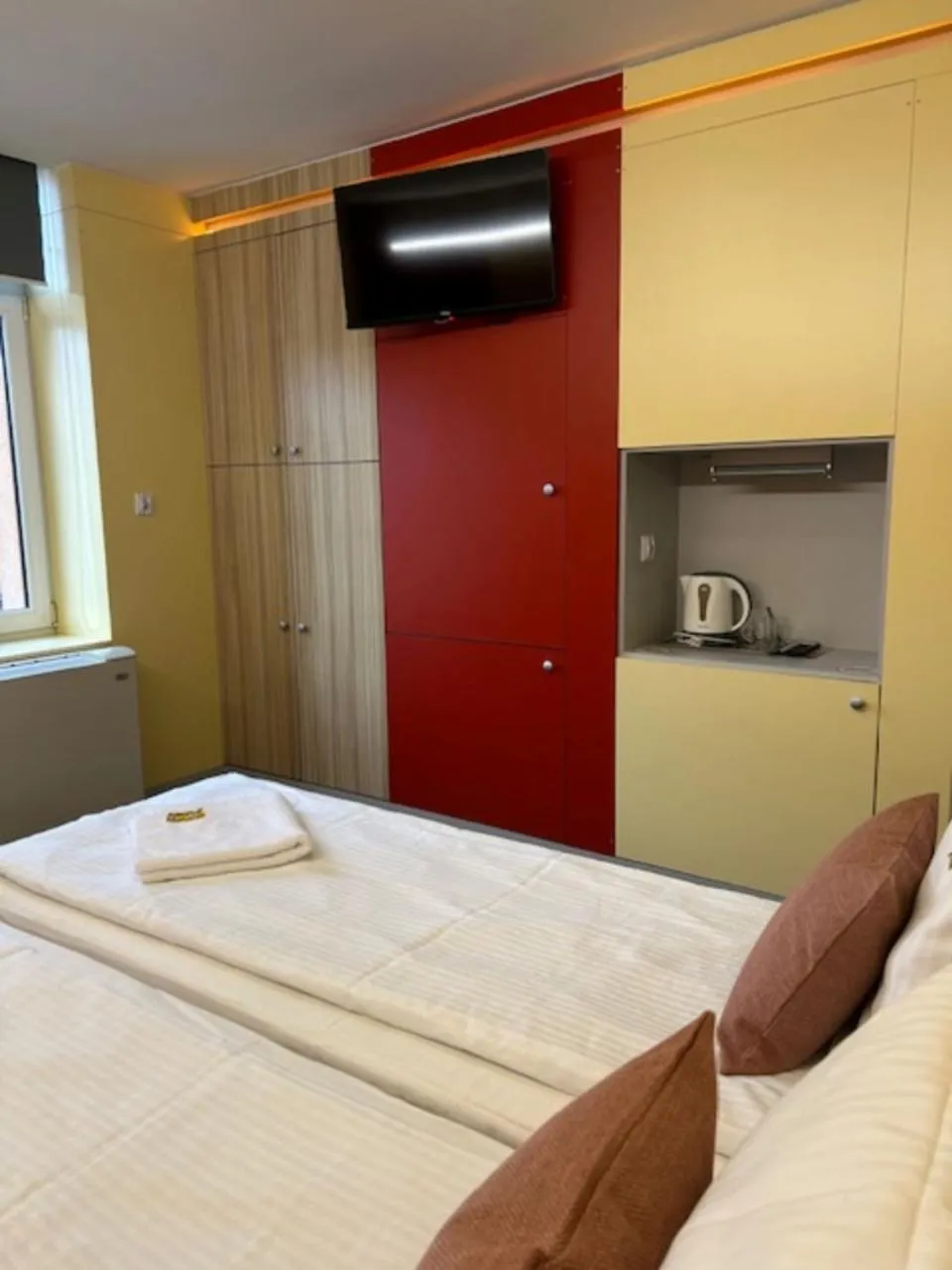 TV and multimedia, Bed in Elemels Planet