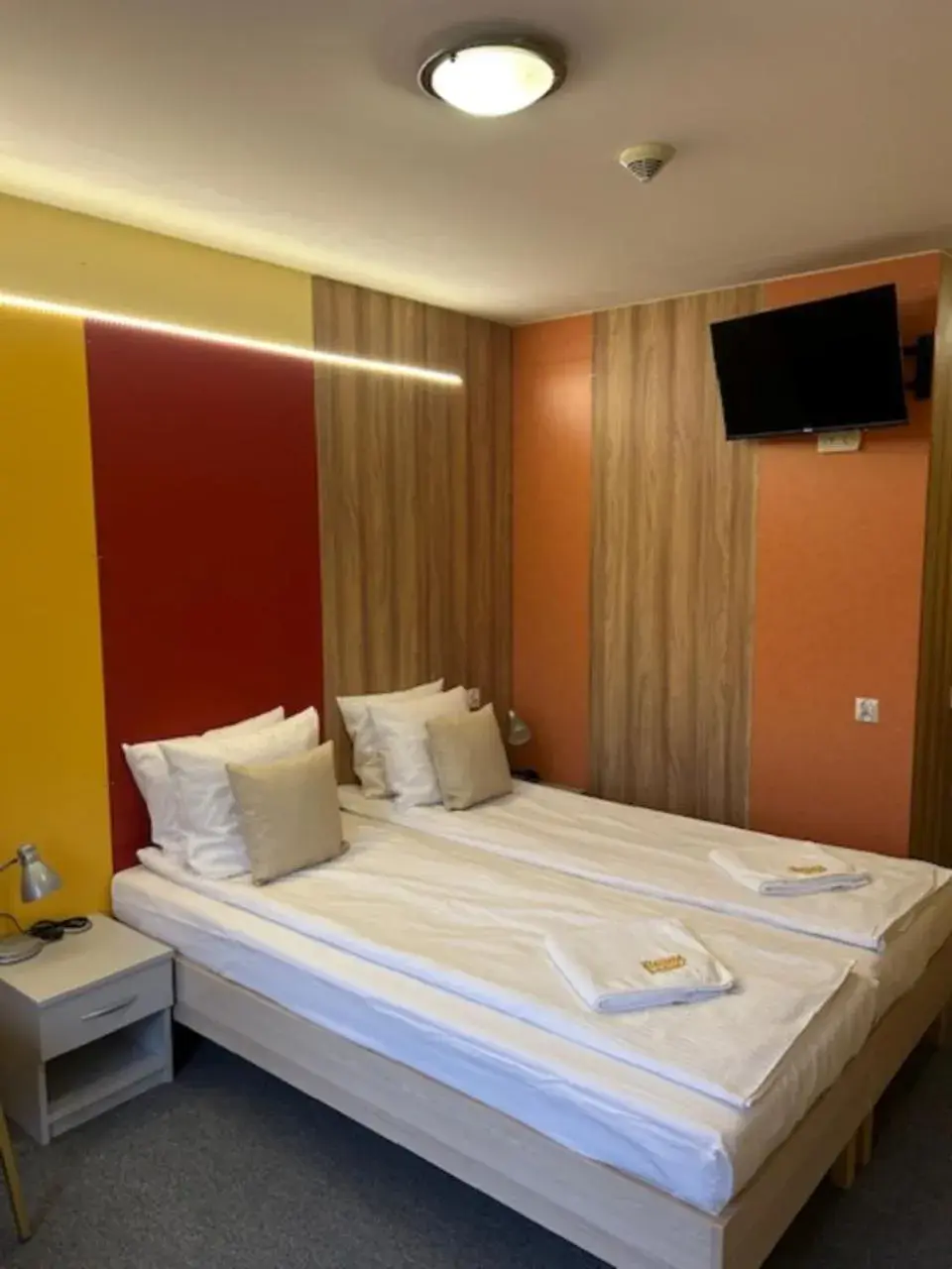 Twin Room in Elemels Planet Twin Room in Elemels Planet