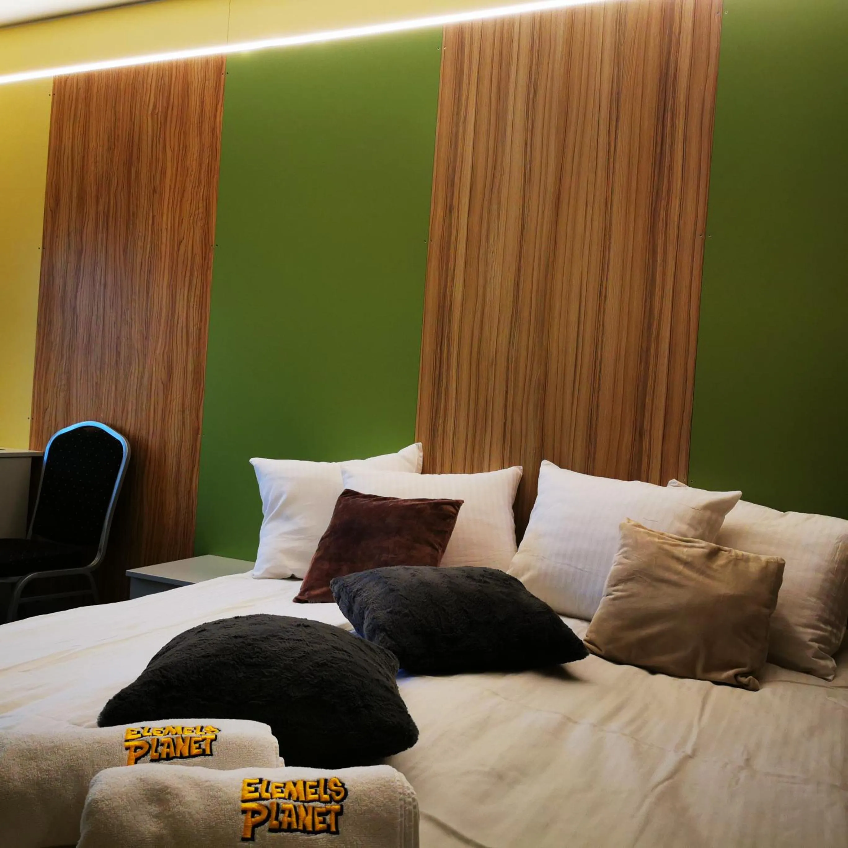 Bed in Elemels Planet