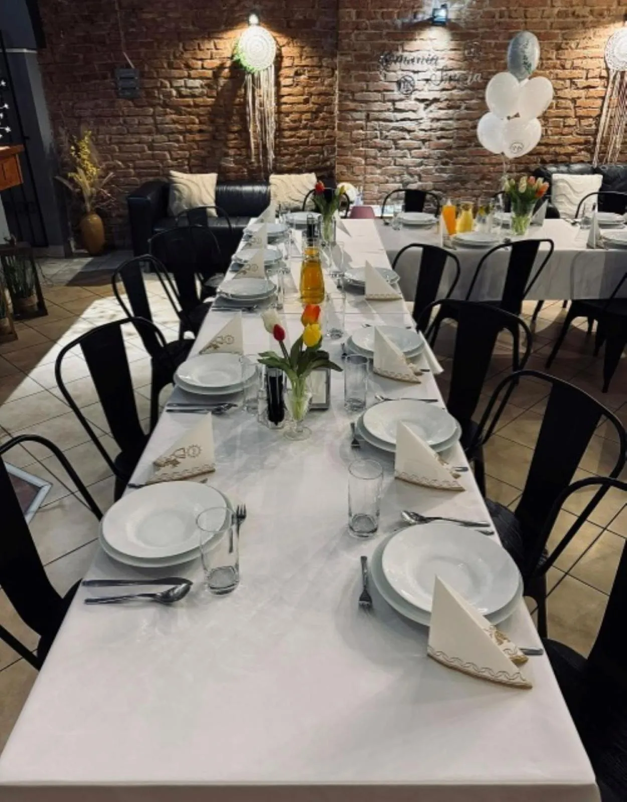 Restaurant/places to eat in Elemels Planet