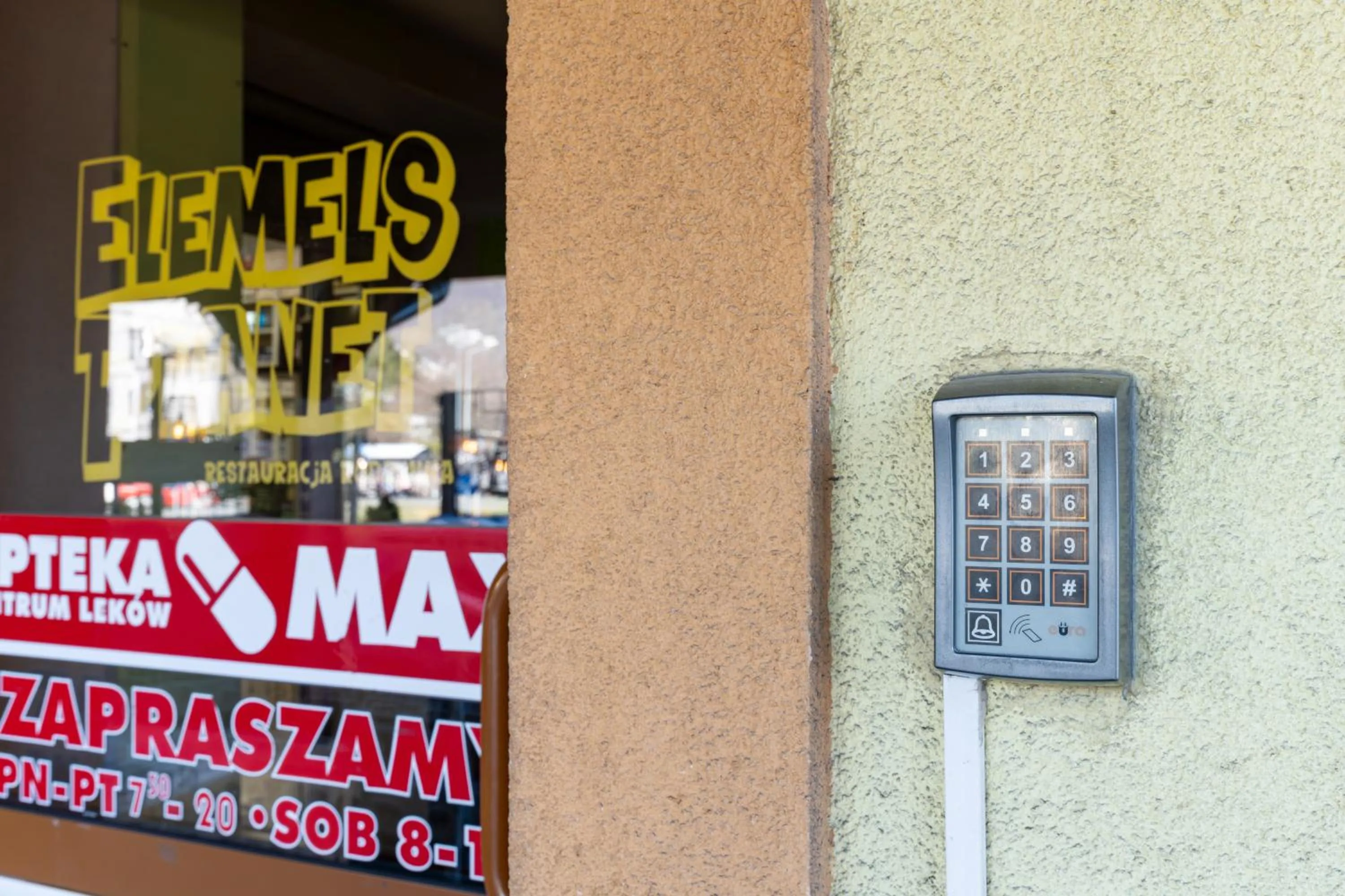 Property building in Elemels Planet