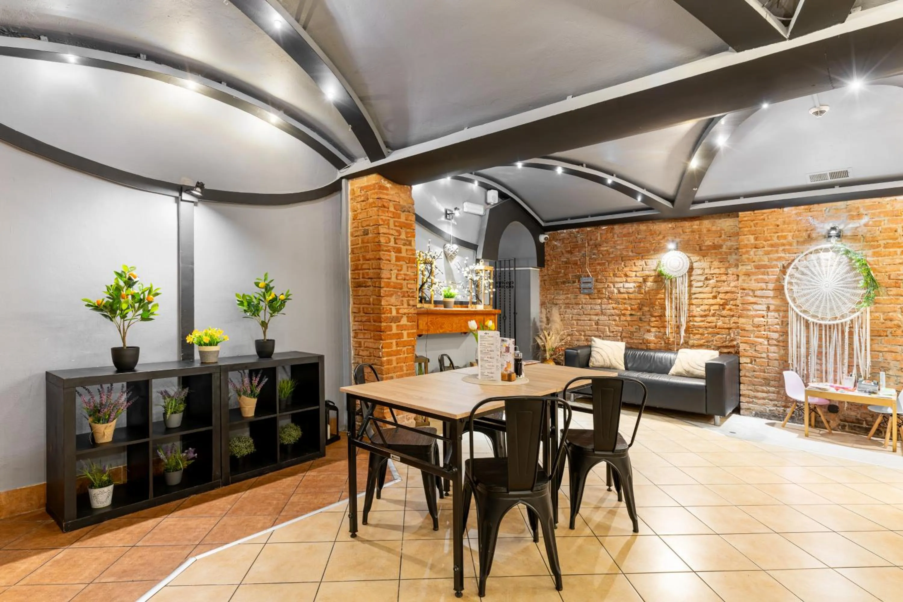 Restaurant/places to eat in Elemels Planet