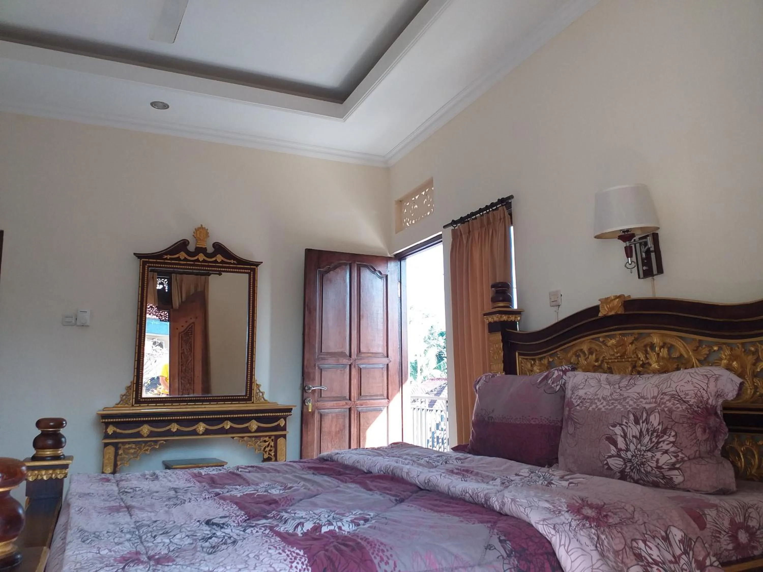 Photo of the whole room, Bed in Puri Asri Bungalow Ubud