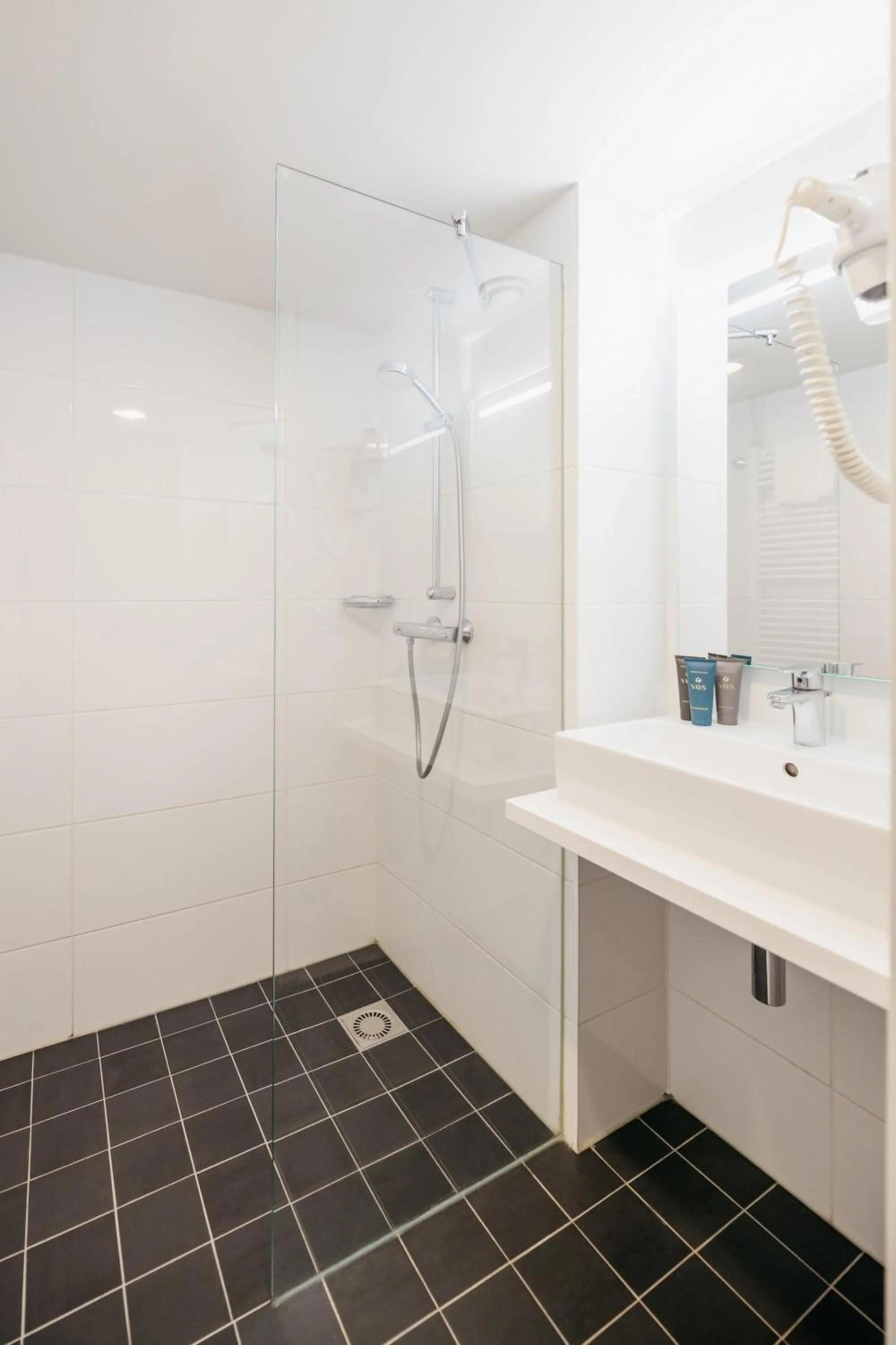 Shower in YAYS Amsterdam Salthouse Canal by Numa