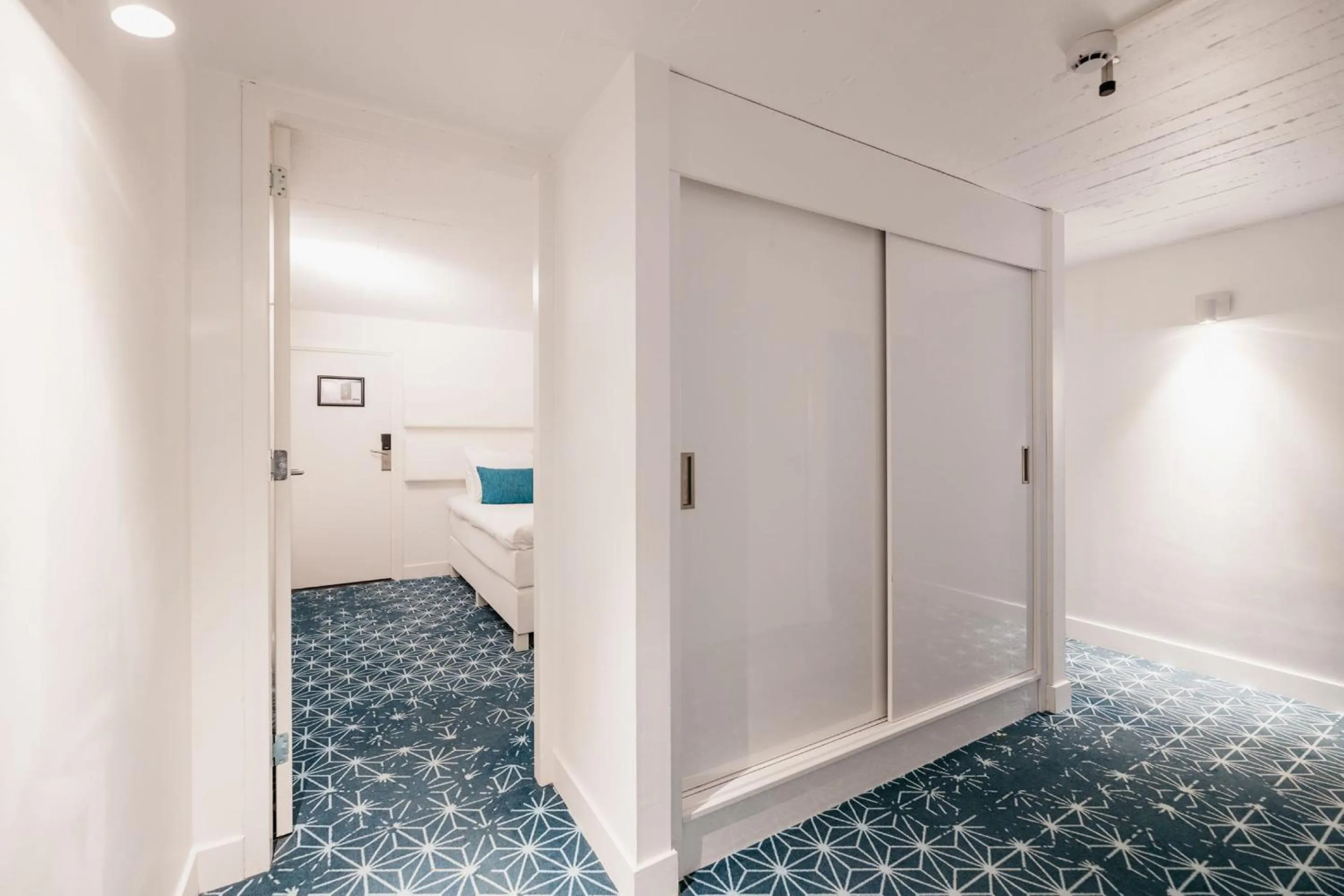 Bedroom, Bed in YAYS Amsterdam Salthouse Canal by Numa