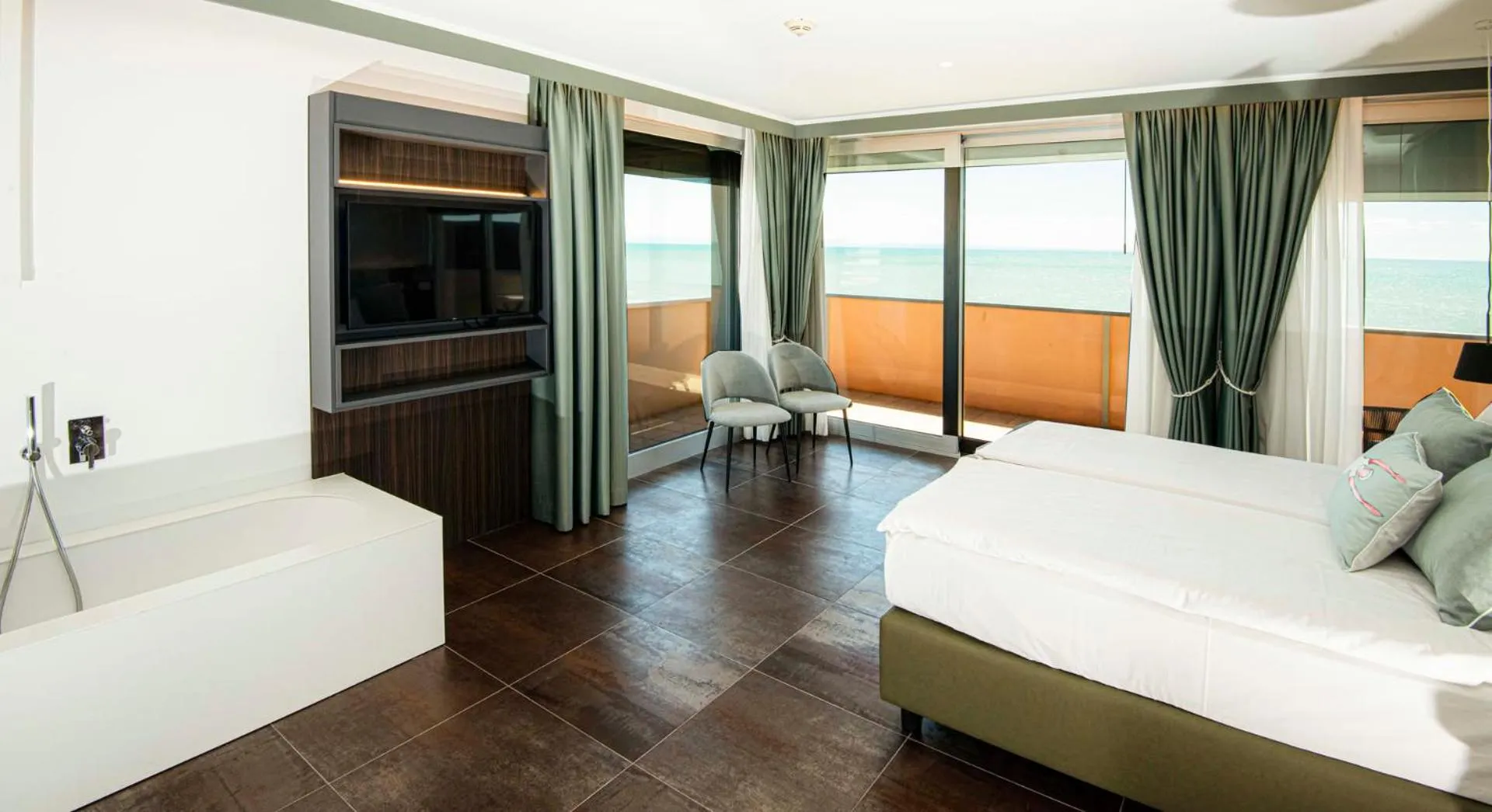 Photo of the whole room, Bed in Hotel Europa Lignano