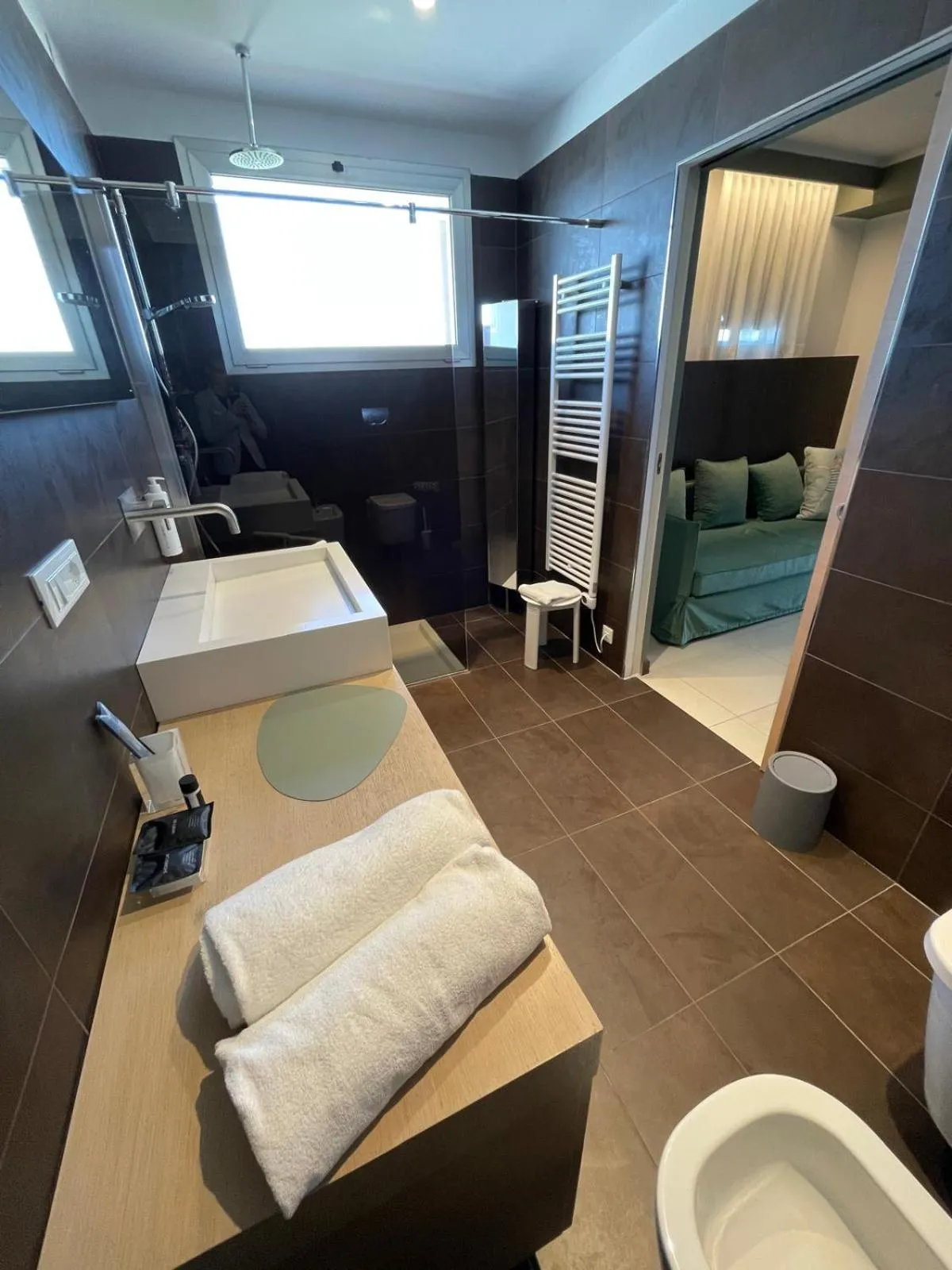 Bathroom, Bed in Hotel Europa Lignano