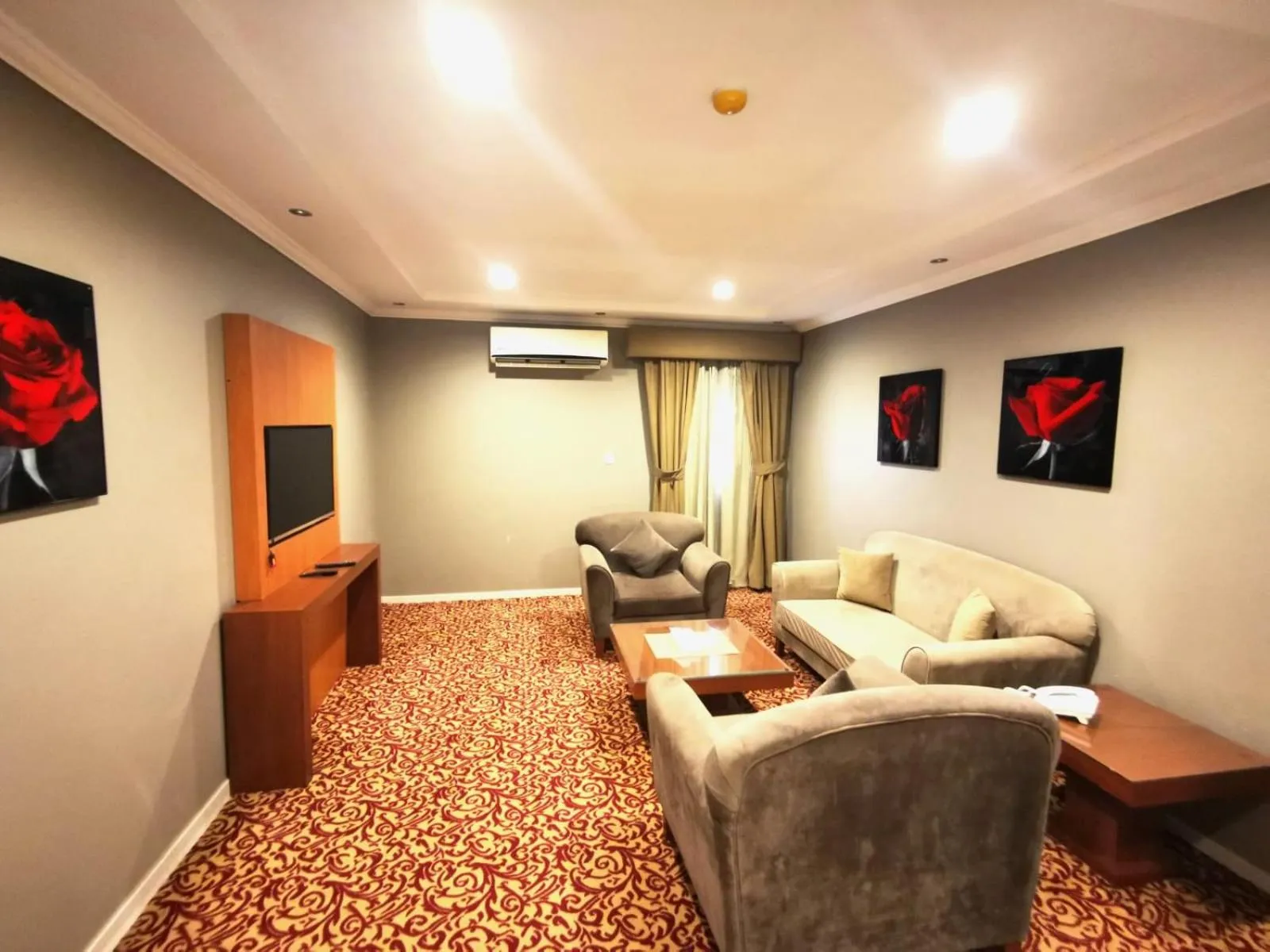 Lounge or bar in Ashbonh Hotel Suites