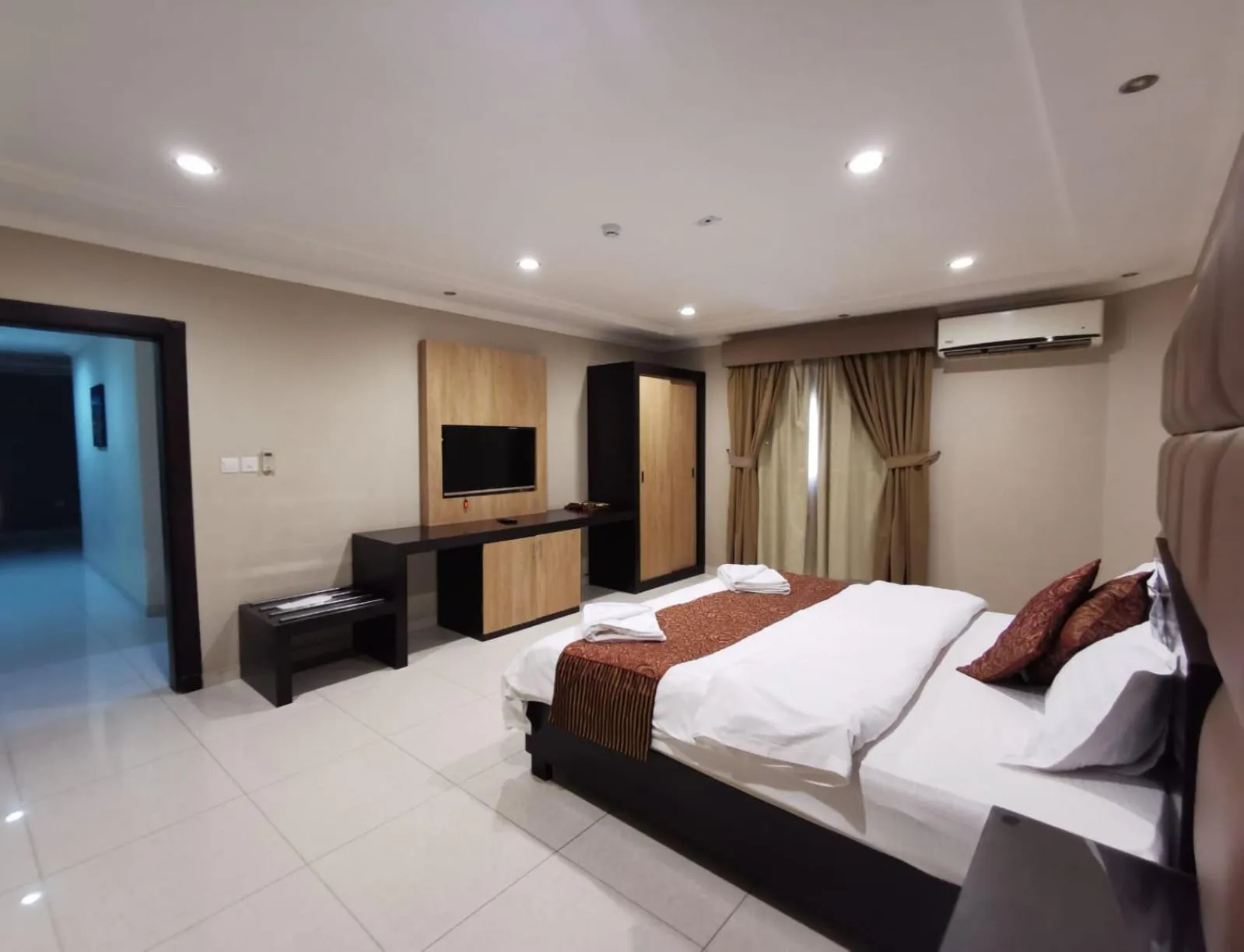 Bedroom, Bed in Ashbonh Hotel Suites