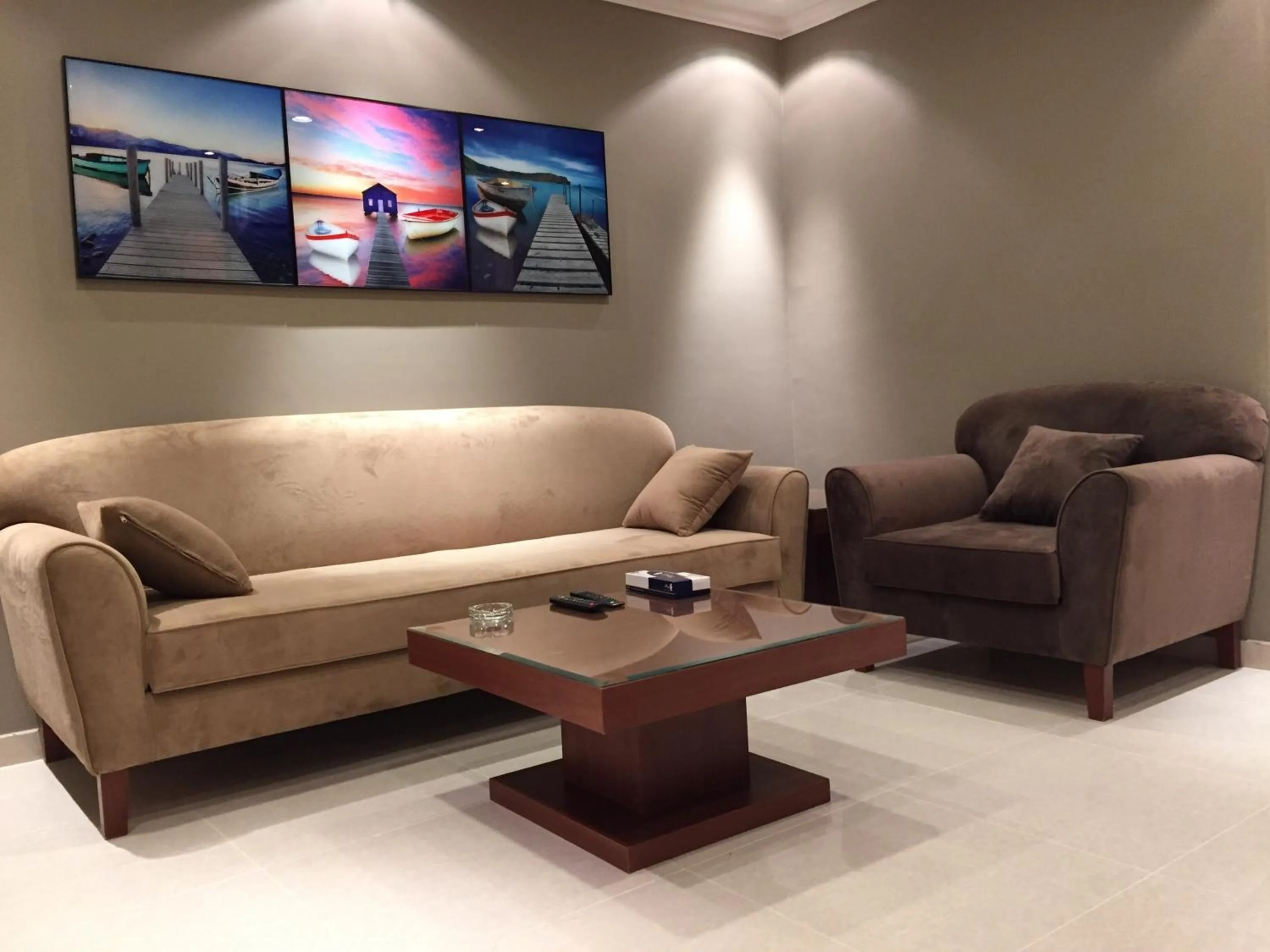 Living room in Ashbonh Hotel Suites