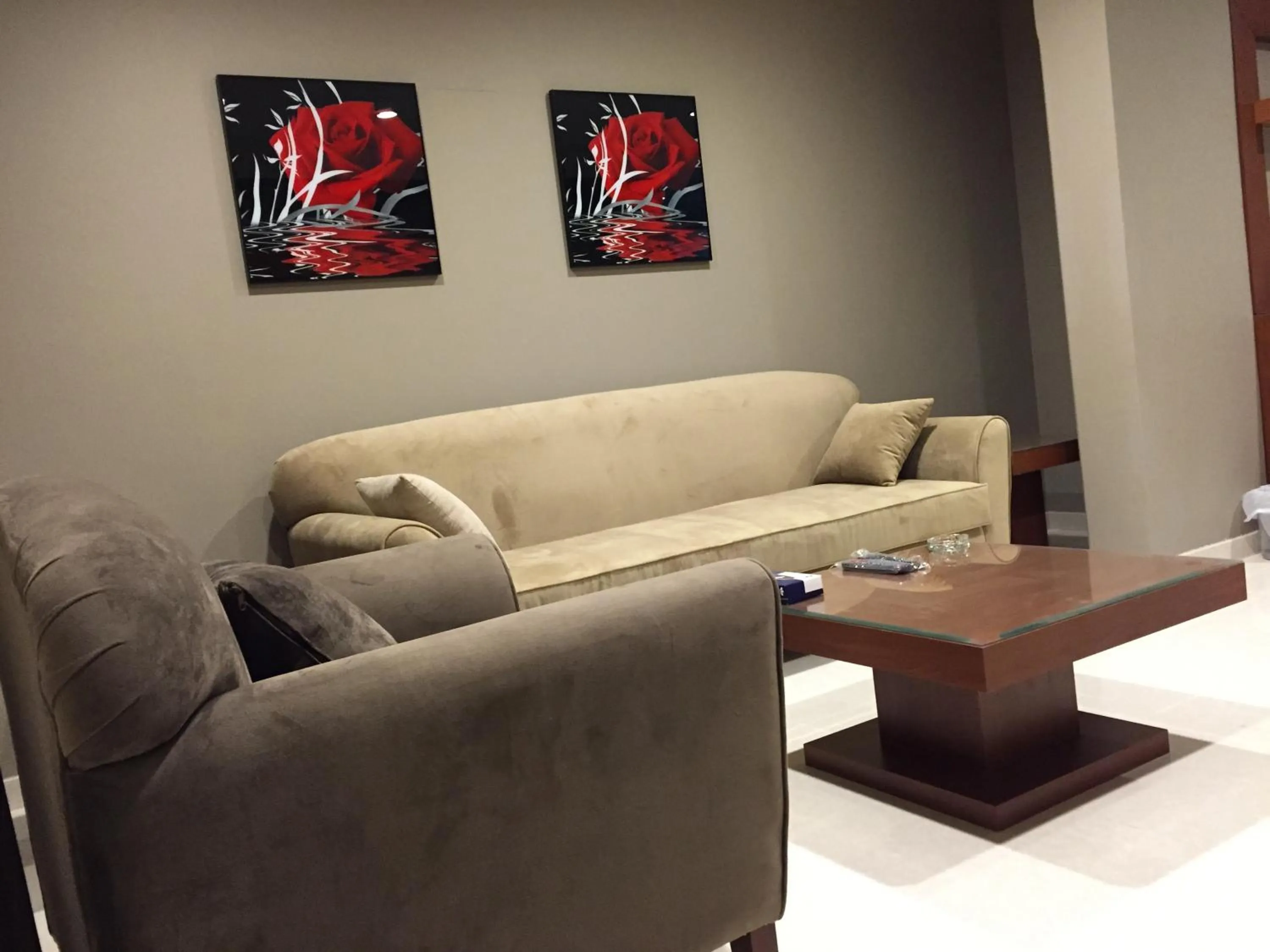 Living room in Ashbonh Hotel Suites