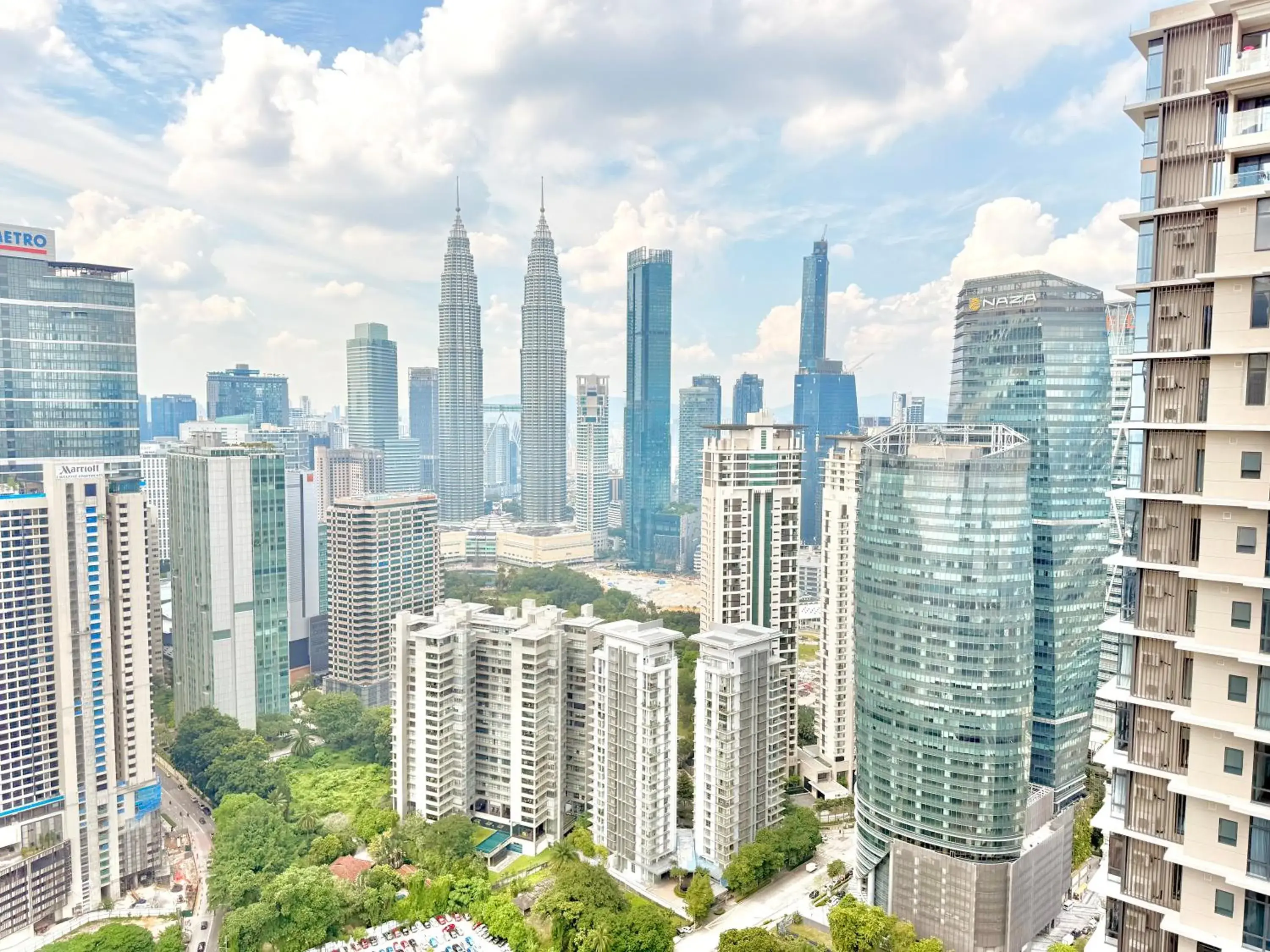 Two-Bedroom Suite in Crystal Service Suite At Eaton KLCC Two-Bedroom Suite in Crystal Service Suite At Eaton KLCC