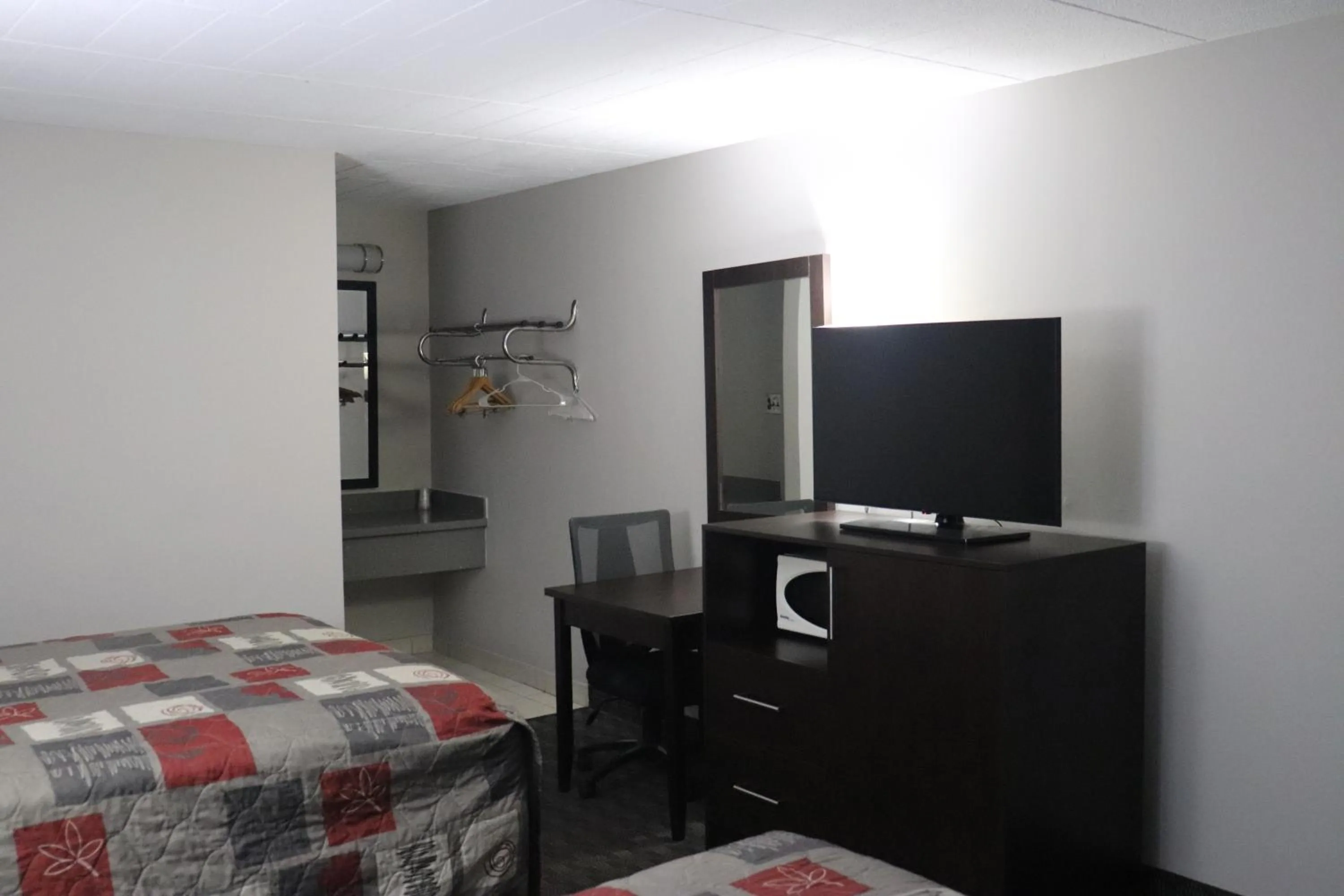 TV and multimedia, Bed in Fort York Motel