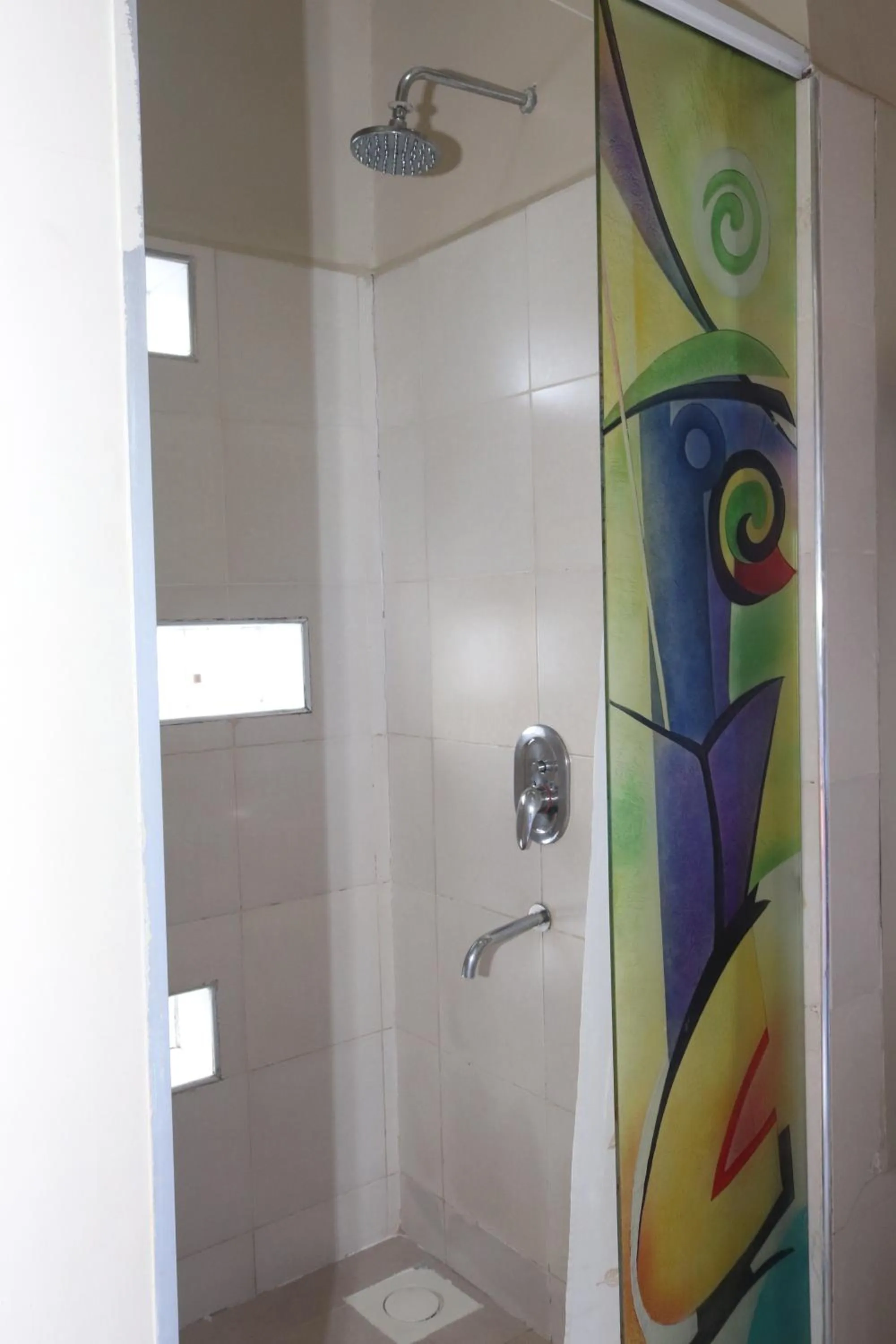 Shower in Metropole Hotel Kampala