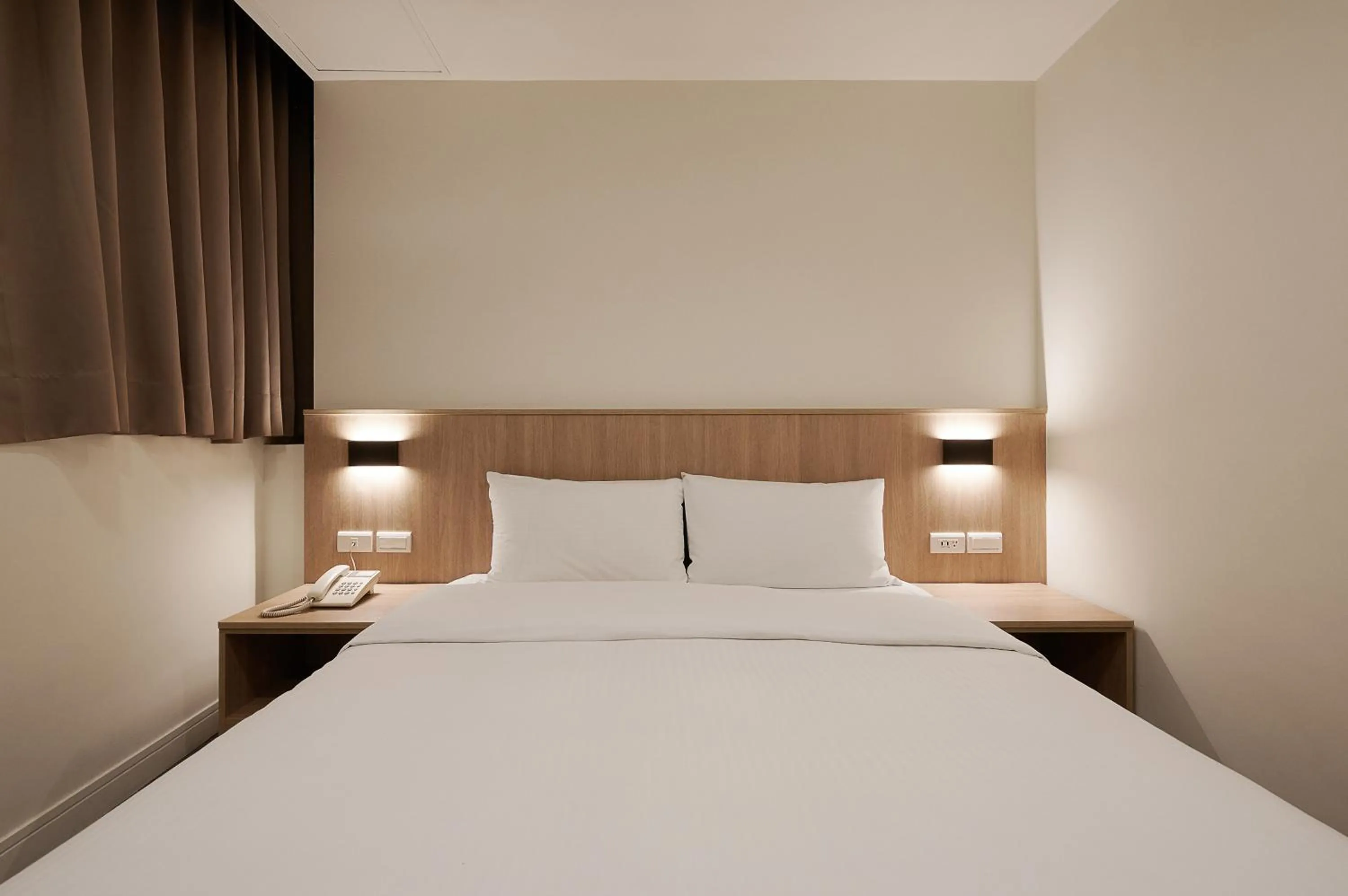 Photo of the whole room, Bed in Nei Jiang Hotel